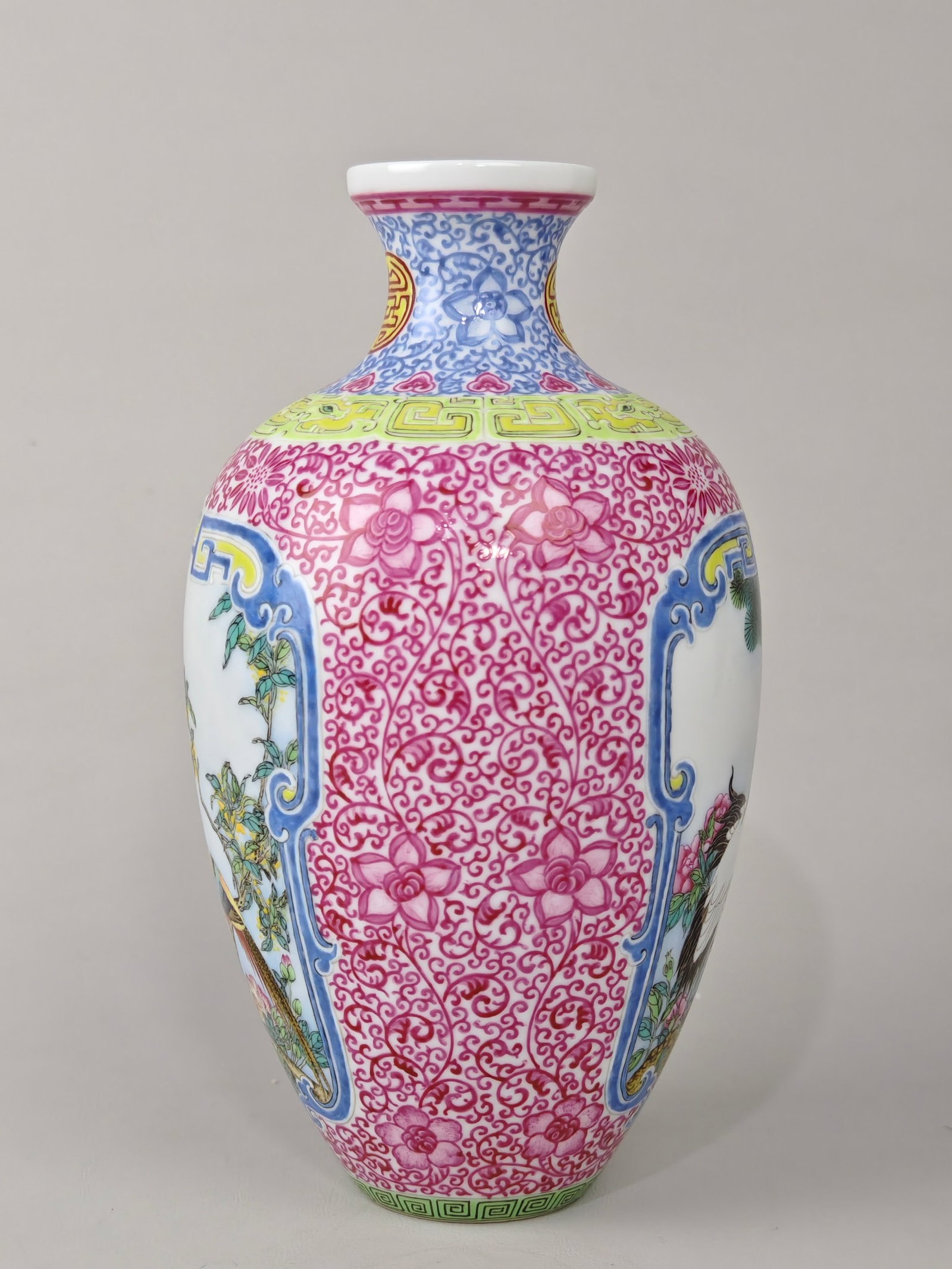 An Exquisite Enamel Ruby Red-Glazed Flower and Bird Pattern Vase - 4