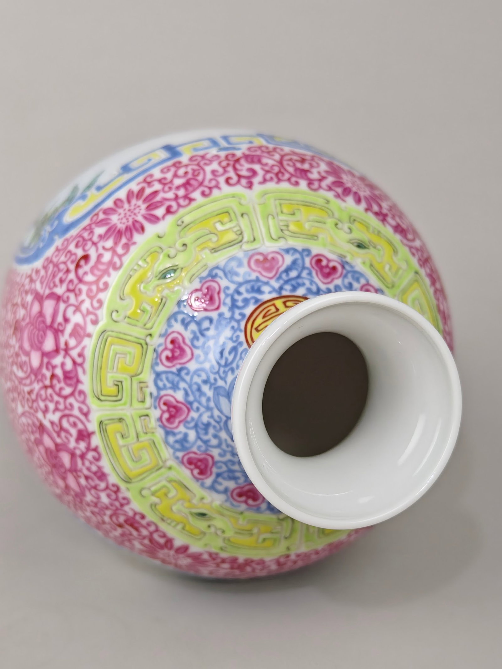 An Exquisite Enamel Ruby Red-Glazed Flower and Bird Pattern Vase - 8