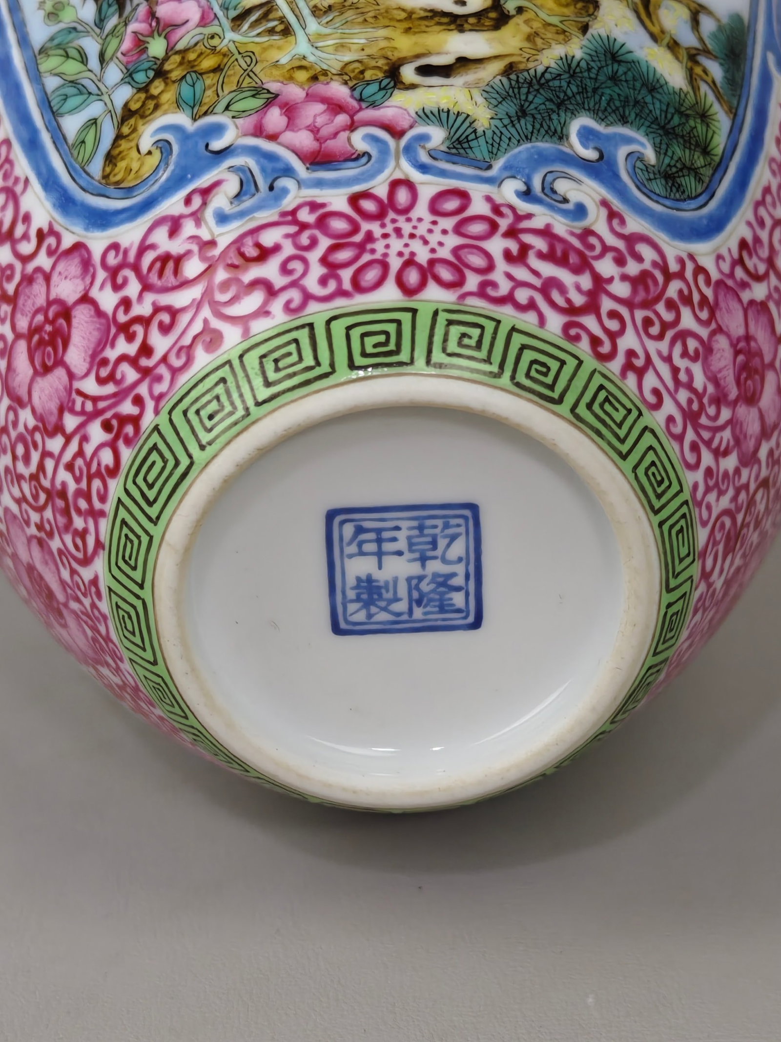 An Exquisite Enamel Ruby Red-Glazed Flower and Bird Pattern Vase - 9