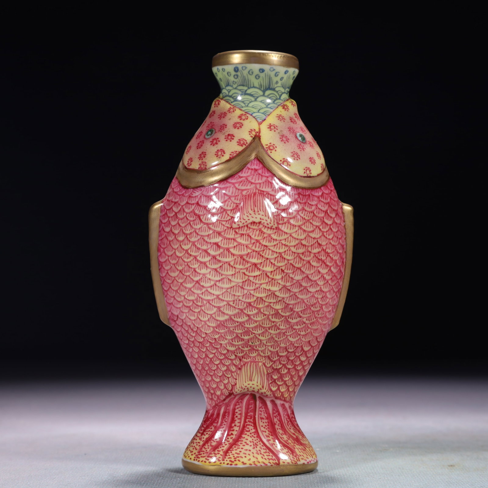 An Exquisite Famille-Rose Painted Gold Fish Pattern Vase (1 of 9)