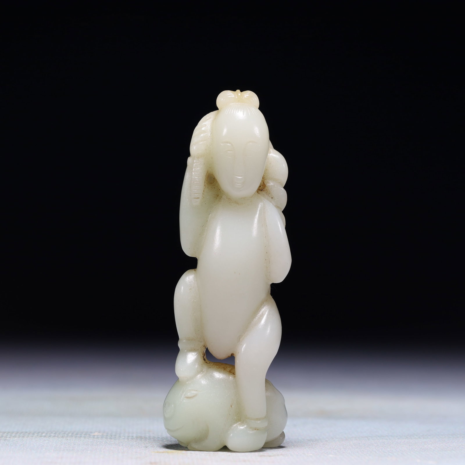 An Exquisite White Jade Figure Ornament: An Exquisite White Jade Figure Ornament,Qing Dynasty,China,Size:1.2inx0.8inx3.5in,Weight:82.4g 白玉人物摆件,中国清代