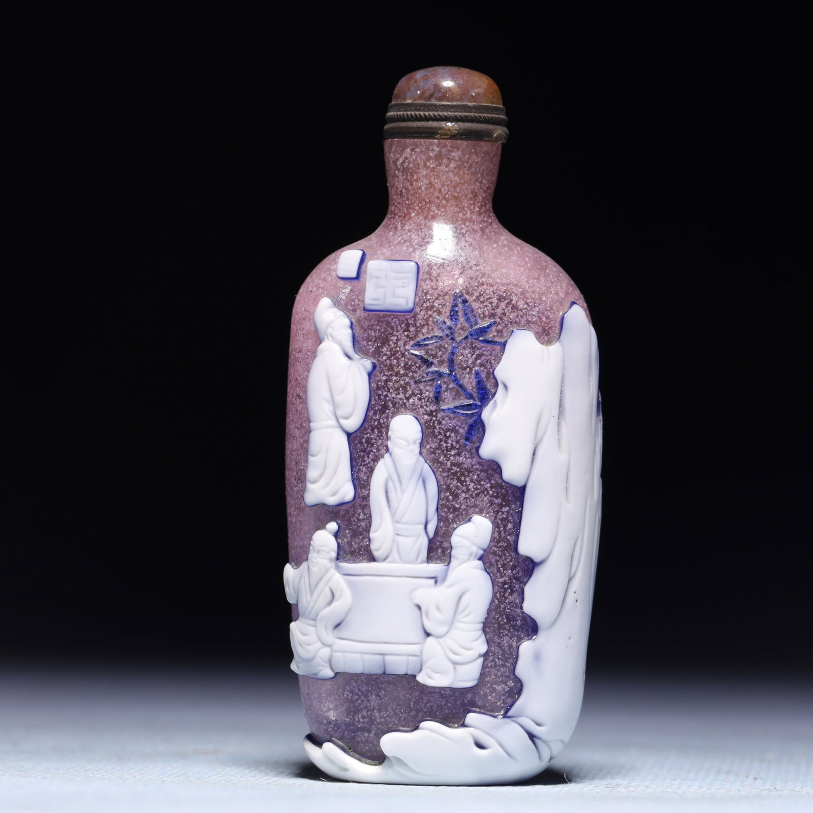 An Exquisite Glass Character and Story Pattern Snuff Bottle: An Exquisite Glass Character and Story Pattern Snuff Bottle,Qing Dynasty,China,Size:1.4inx0.8inx3in,Weight:51.7g 琉璃人物故事纹鼻烟壶,ߑ