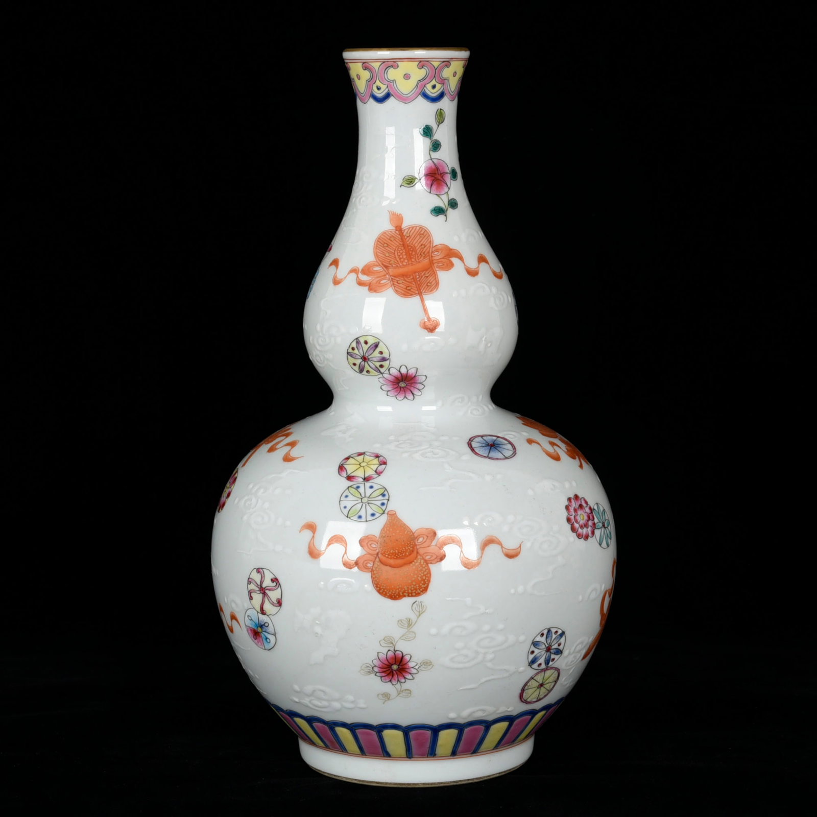 An Exquisite Enamel Painted Gold Eight Treasures Pattern Gourd-Shaped Vase (1 of 8)