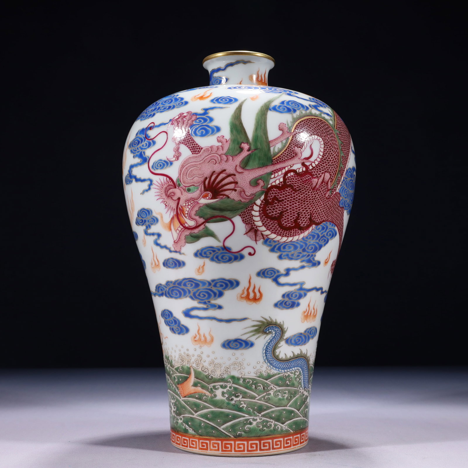 An Exquisite Blue and White Famille-Rose Painted Gold Auspicious Cloud and Dragon Pattern Vase: An Exquisite Blue and White Famille-Rose Painted Gold Auspicious Cloud and Dragon Pattern Vase