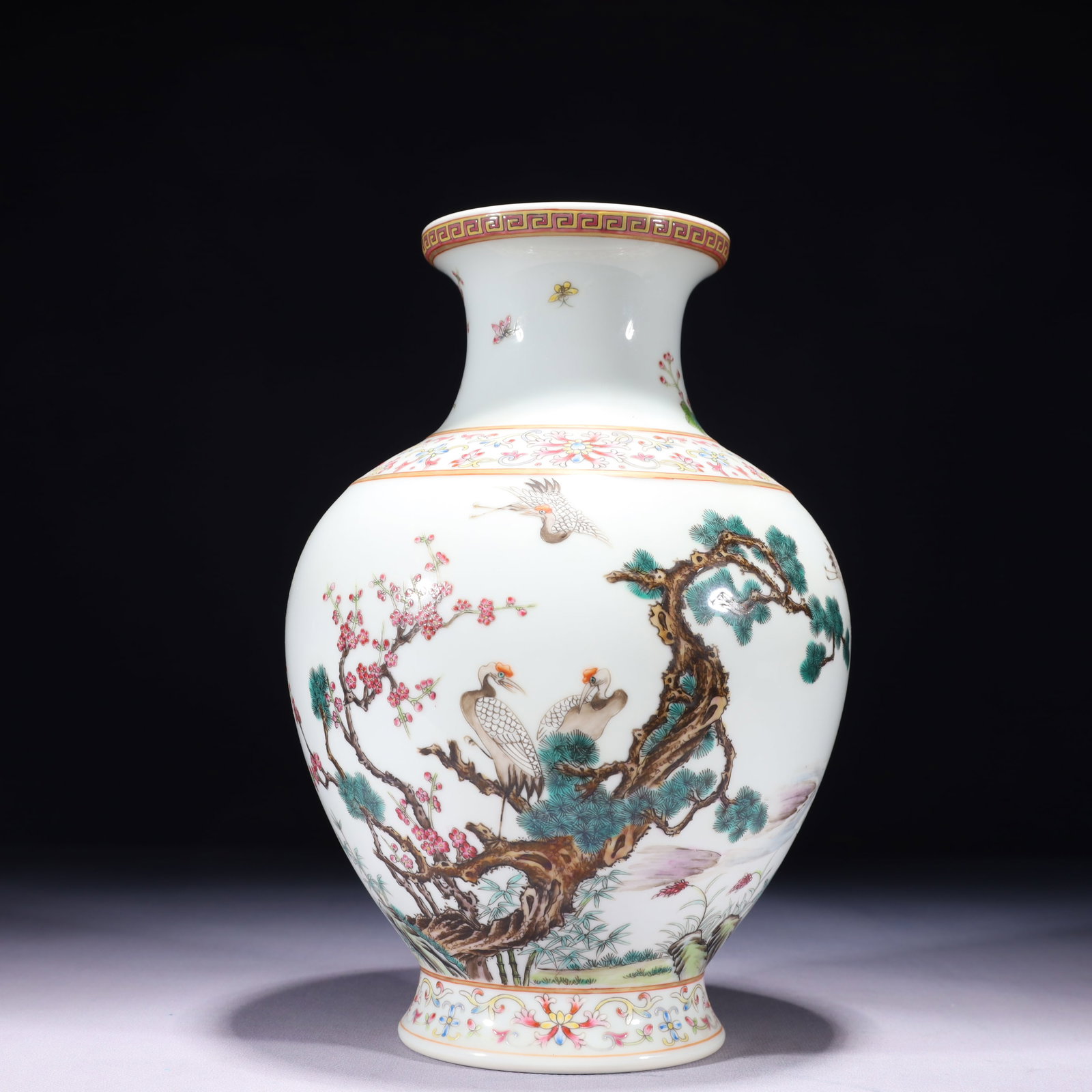 An Exquisite Enamel Painted Gold Flower and Crane Pattern Vase: An Exquisite Enamel Painted Gold Flower and Crane Pattern Vase,Qing Dynasty,China,Yongzheng Six-character Mark,Size:6.3inx11in,Weight:2050g 珐琅彩描金花卉(