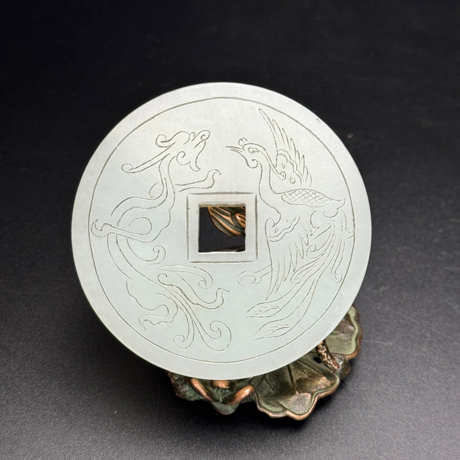 An Exquisite White Jade Dragon and Phoenix Pattern Pendant: An Exquisite White Jade Dragon and Phoenix Pattern Pendant,Qing Dynasty, China,Size:2.5inx0.2in,Weight:53g 白玉龙凤纹挂件,中国清代