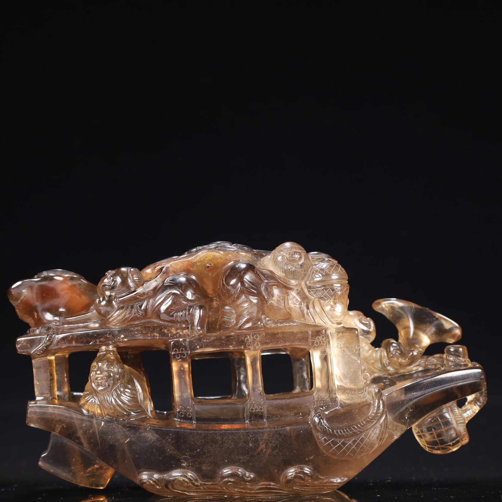 An Exquisite Crystal Figure Pattern Boat Ornament: An Exquisite Crystal Figure Pattern Boat Ornament,Qing Dynasty, China,Size:6.3inx2inx3.9in,Weight:800g 水晶人物纹船摆件,中国清代