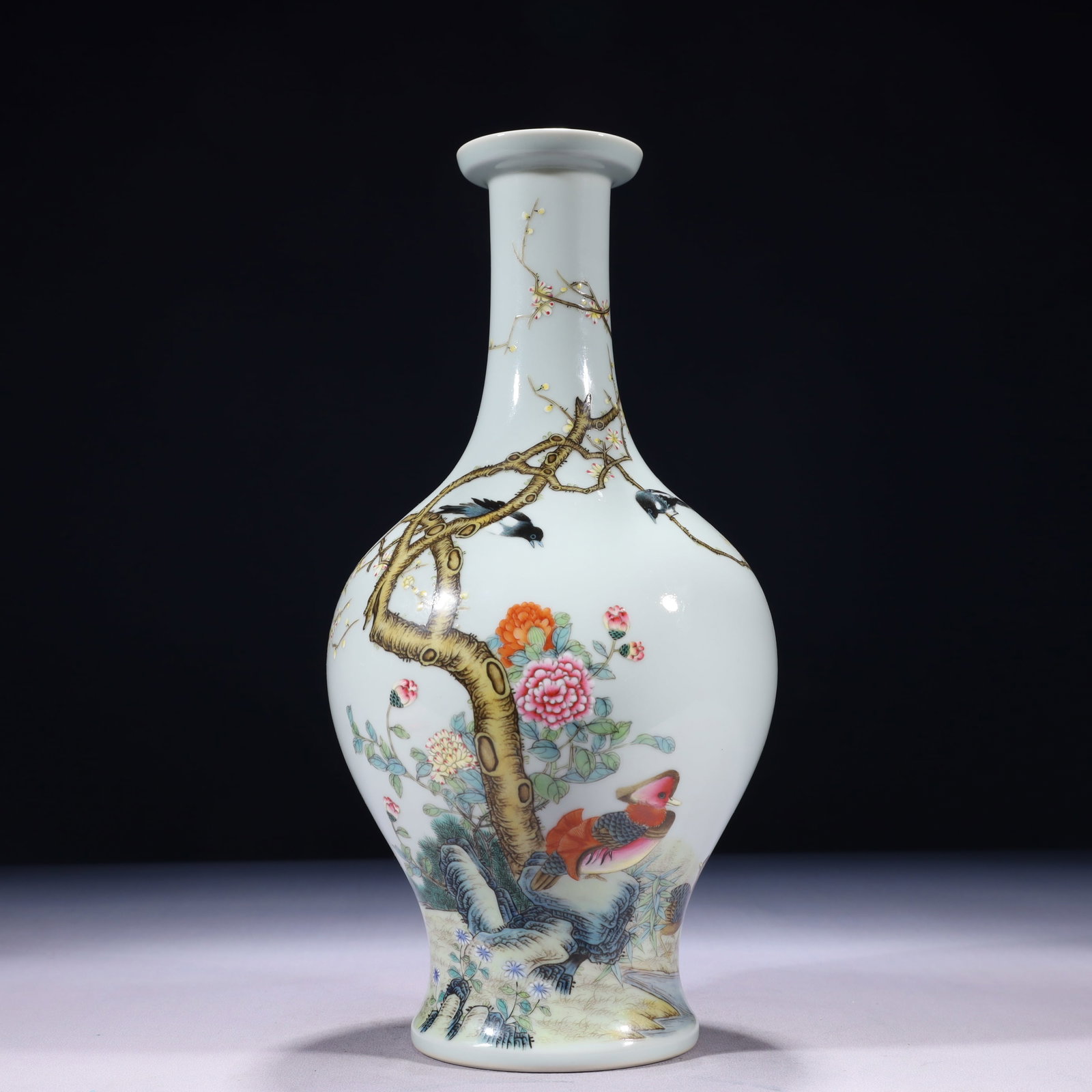 An Exquisite Famille-Rose Flower and Bird Pattern Vase,with poem (1 of 10)
