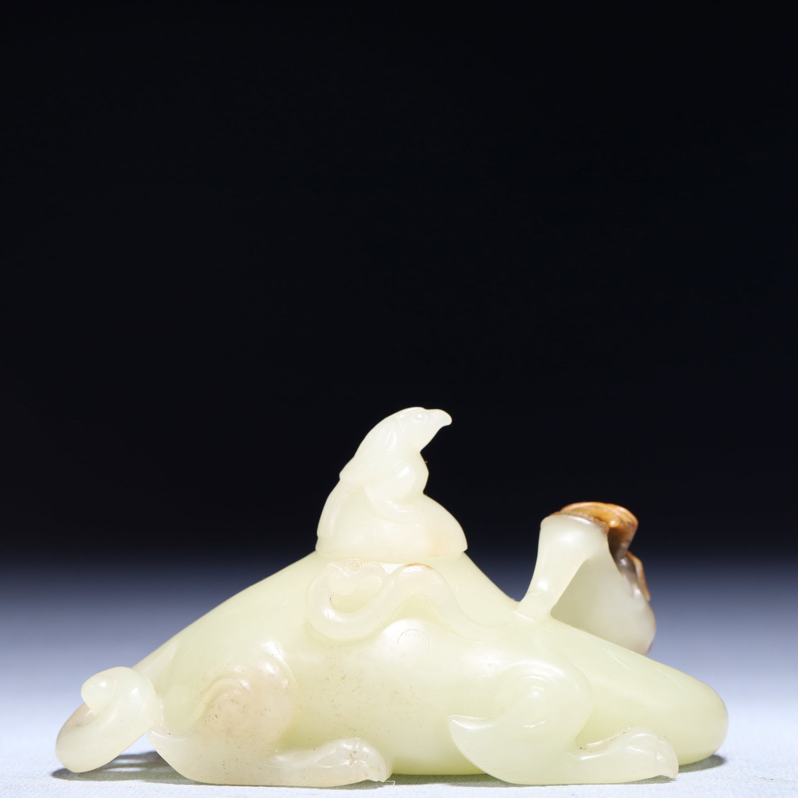 An Exquisite White Jade Beast Ornament (1 of 9)