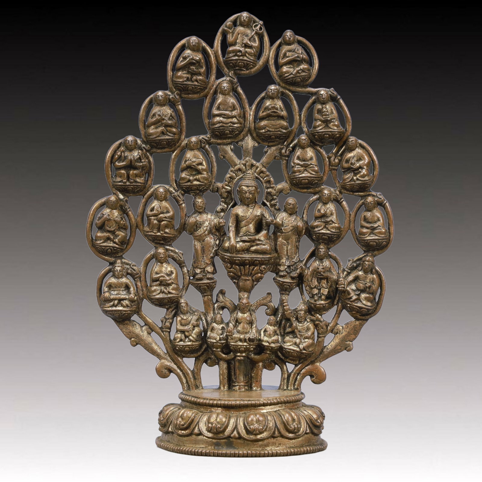 A Solemn Bronze Statue of Sakyamuni Ornament: A Solemn Bronze Statue of Sakyamuni Ornament,Ming Dynasty, China,Size:6.7inx3.1inx9.1in Weight:1350g 铜释迦牟尼佛摆件,中国明代