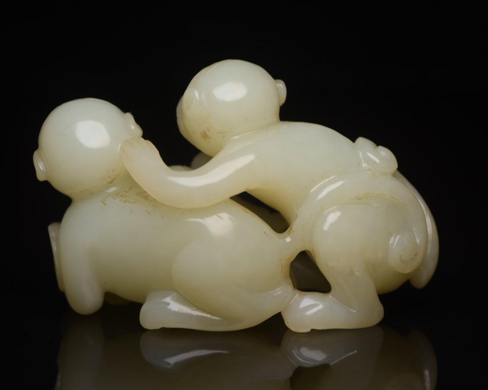 An Exquisite White Jade Monkey Ornament - 2