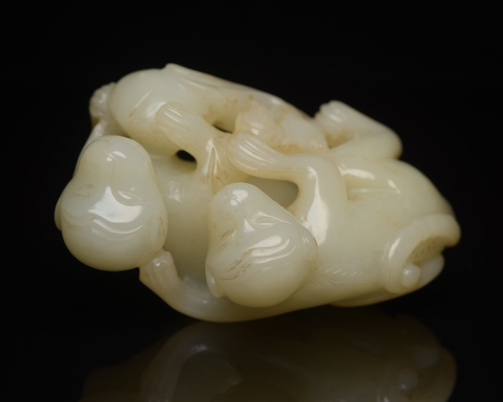 An Exquisite White Jade Monkey Ornament - 5