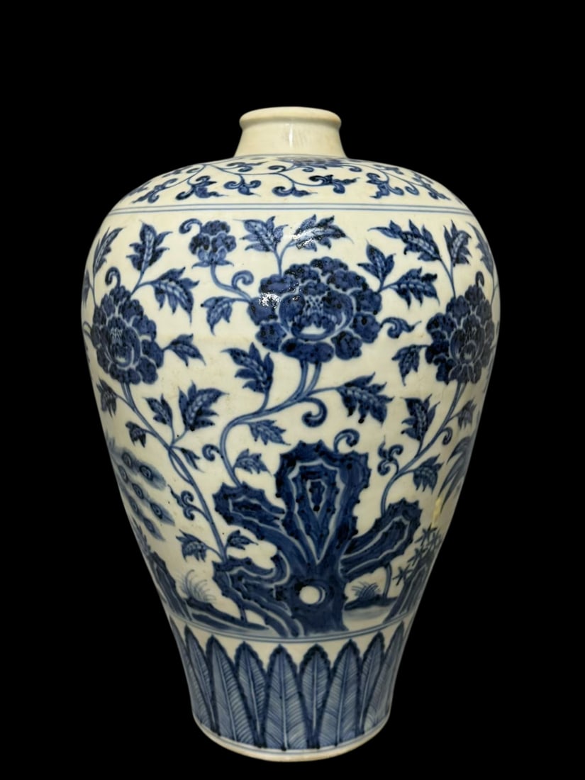 A Rare Blue and White Peony and Peacock Pattern Vase: A Rare Blue and White Peony and Peacock Pattern Vase,Qing Dynasty,China,Size:15.6inx8.3in