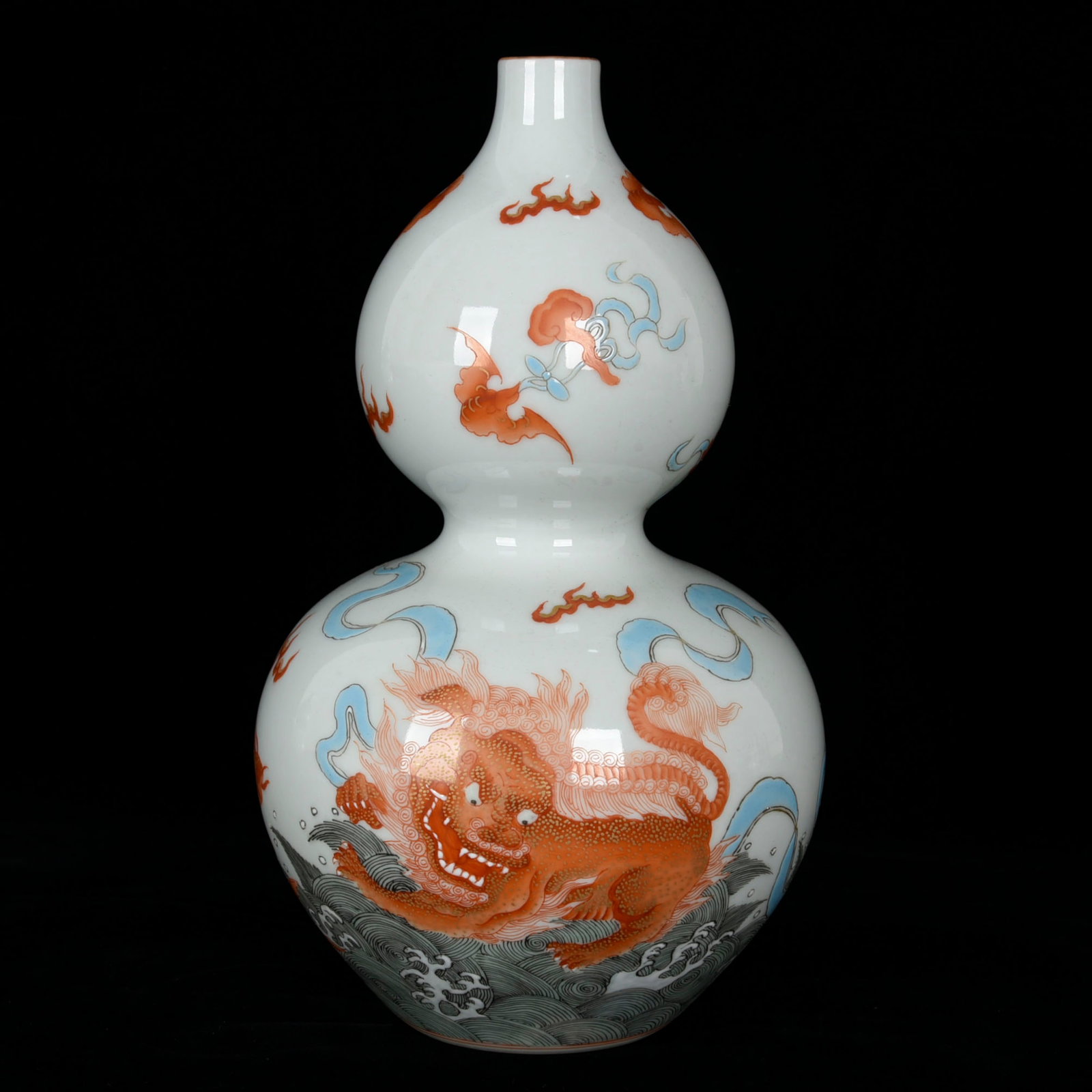 An Exquisite Enamel Painted Gold Lion Pattern Gourd-Shaped Vase: An Exquisite Enamel Painted Gold Lion Pattern Gourd-Shaped Vase,Qing Dynasty,China,Qianlong Six-character Mark,Size:9.4inx5.9in 珐琅彩描金狮子纹葫