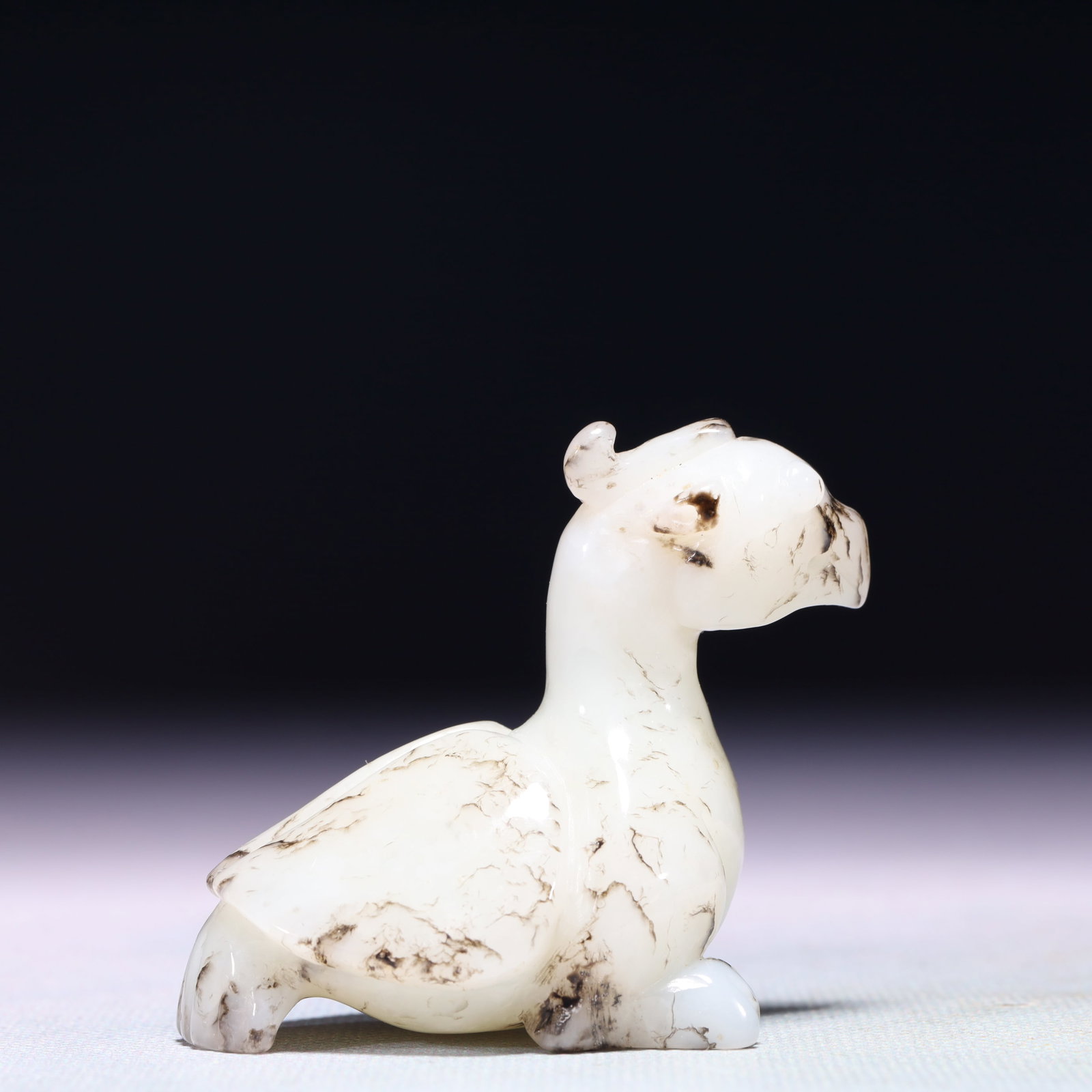 An Exquisite White Jade Crane Ornament: An Exquisite White Jade Crane Ornament,Qing Dynasty,China,Size:2inx1.4inx2.2in,Weight:105.5g 白玉鹤摆件,中国清代