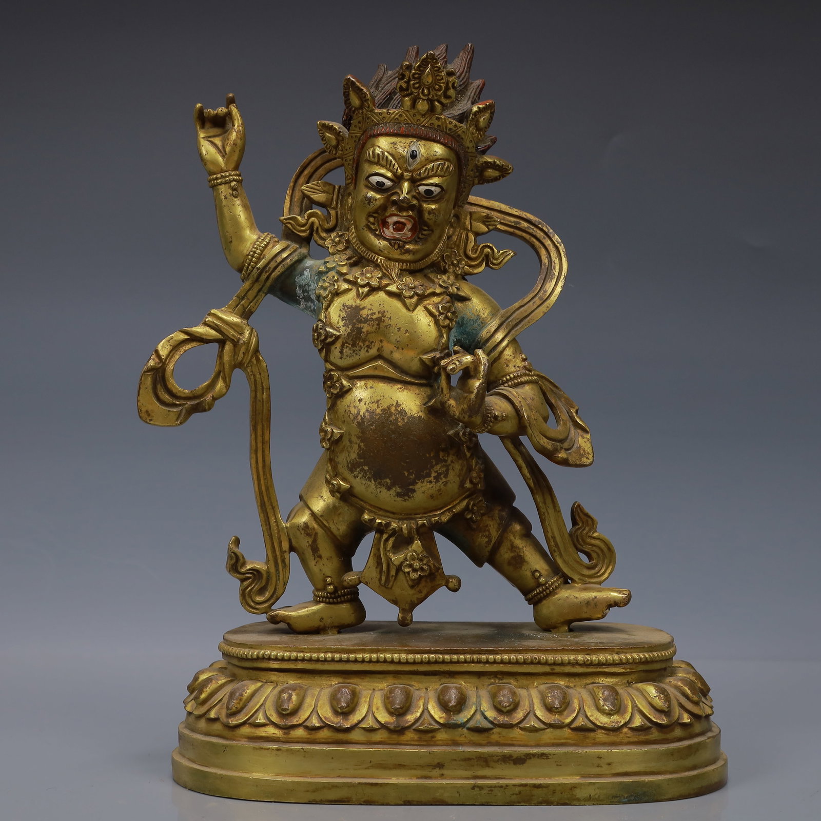 An Exquisite Gilt Bronze Statue of Vajra: An Exquisite Gilt Bronze Statue of Vajra,Qing Dynasty, China,Size:7.1inx3.9inx9.8in,Weight:3550g 铜鎏金金刚像,中国清代