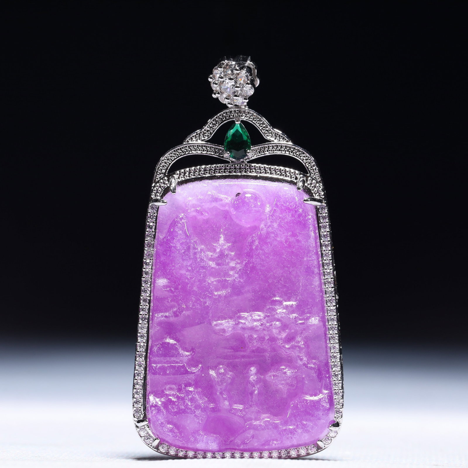 An Exquisite Landscape and Figure Pattern Pendant,Inlaid Gems: An Exquisite Landscape and Figure Pattern Pendant,Inlaid Gems,Size:1.6inx0.4inx2.8in,Weight:40.9g