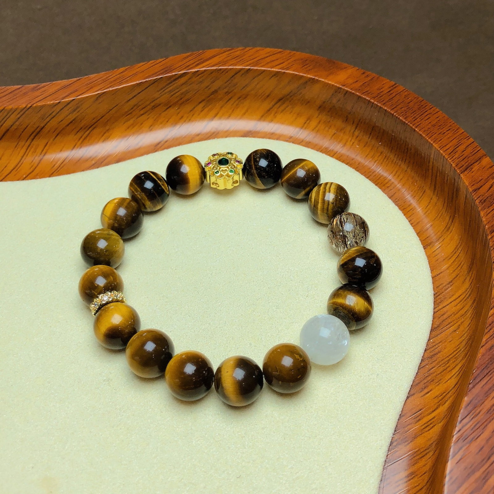 An Exquisite Crystal Bracelet: An Exquisite Crystal Bracelet,Size:0.4in,Weight:28.2g 水晶手串