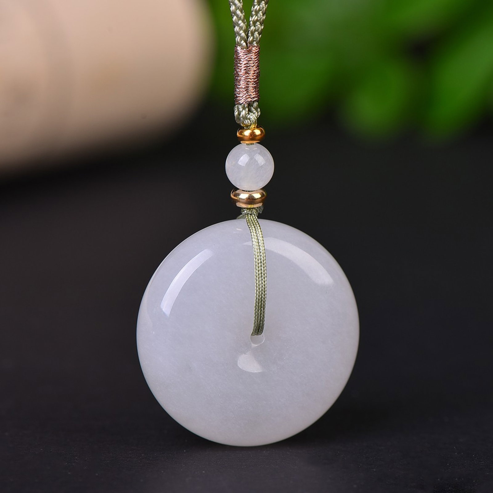 An Exquisite Jadeite Pendant - 2