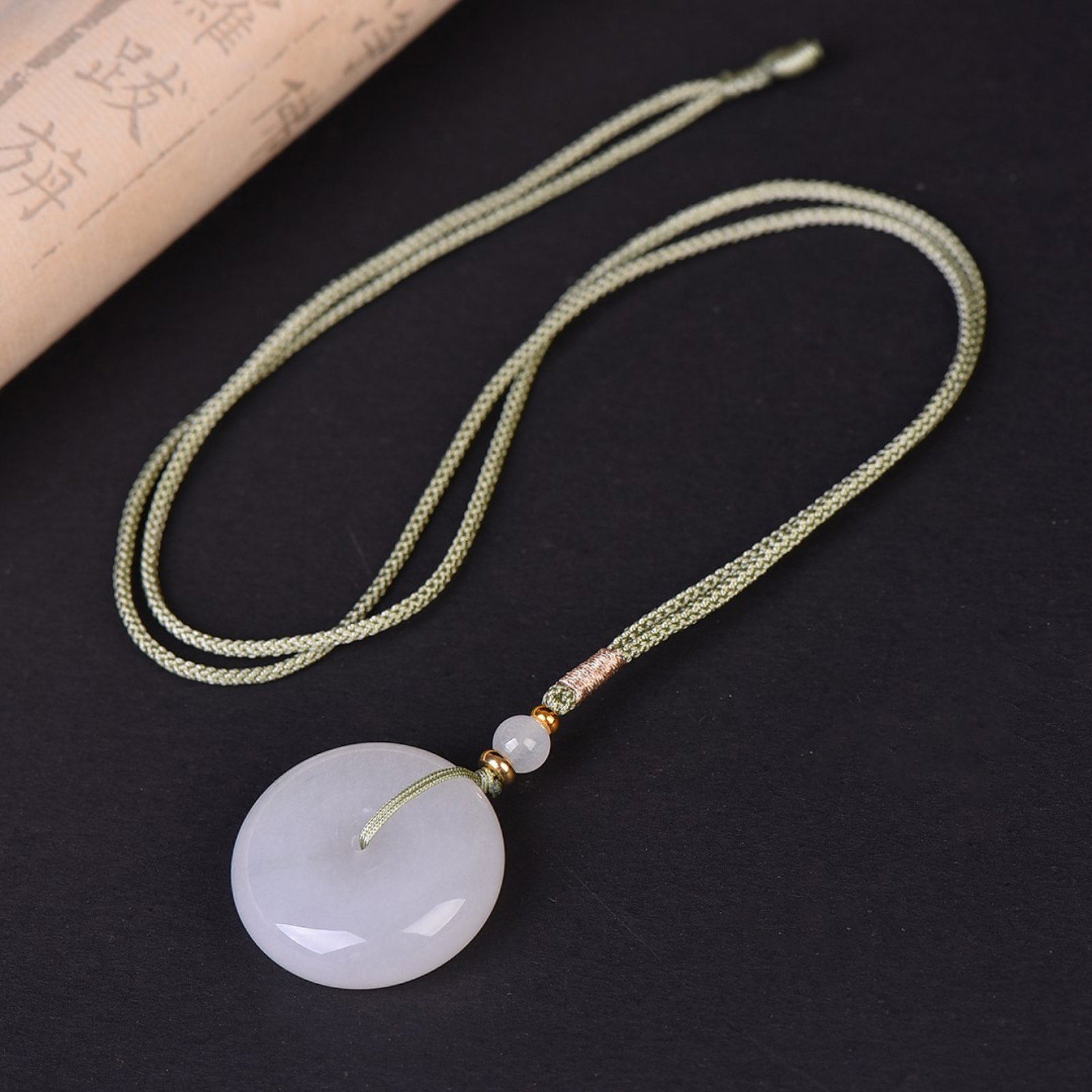 An Exquisite Jadeite Pendant - 5