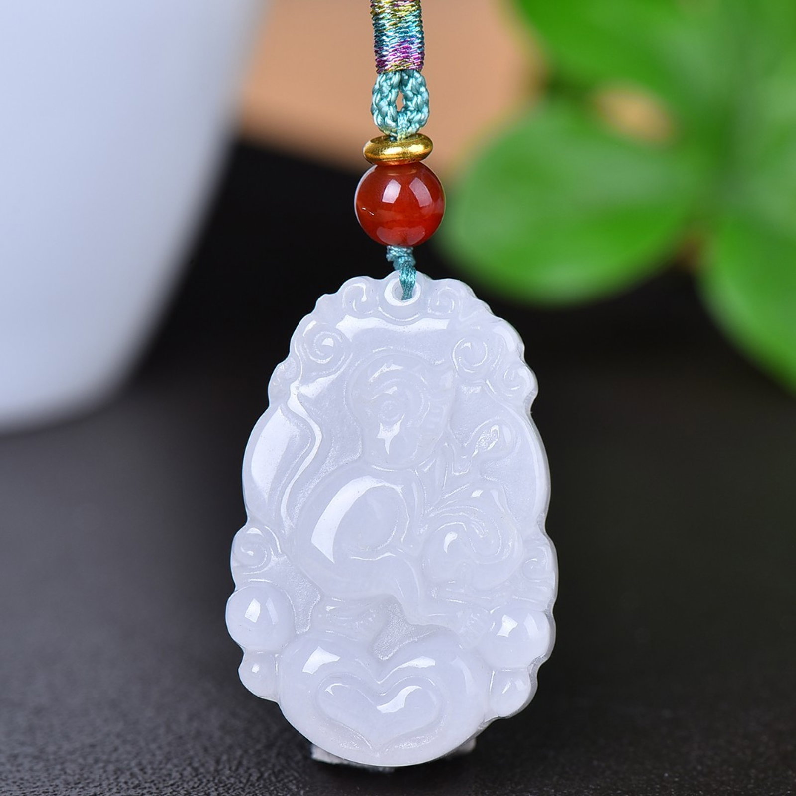 An Exquisite White Jade Animal Pattern Pendant: An Exquisite White Jade Animal Pattern Pendant,Size:0.9inx1.4in 白玉动物纹挂件