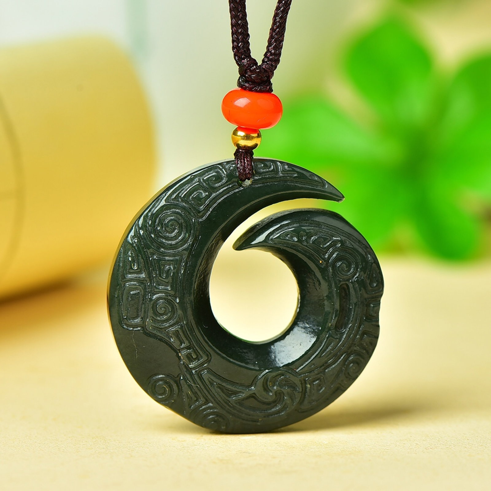 An Exquisite Sapphire Pendant: An Exquisite Sapphire Pendant,Size:1.5inx1.5in 寓意:吉祥 时尚大气 青玉吊坠