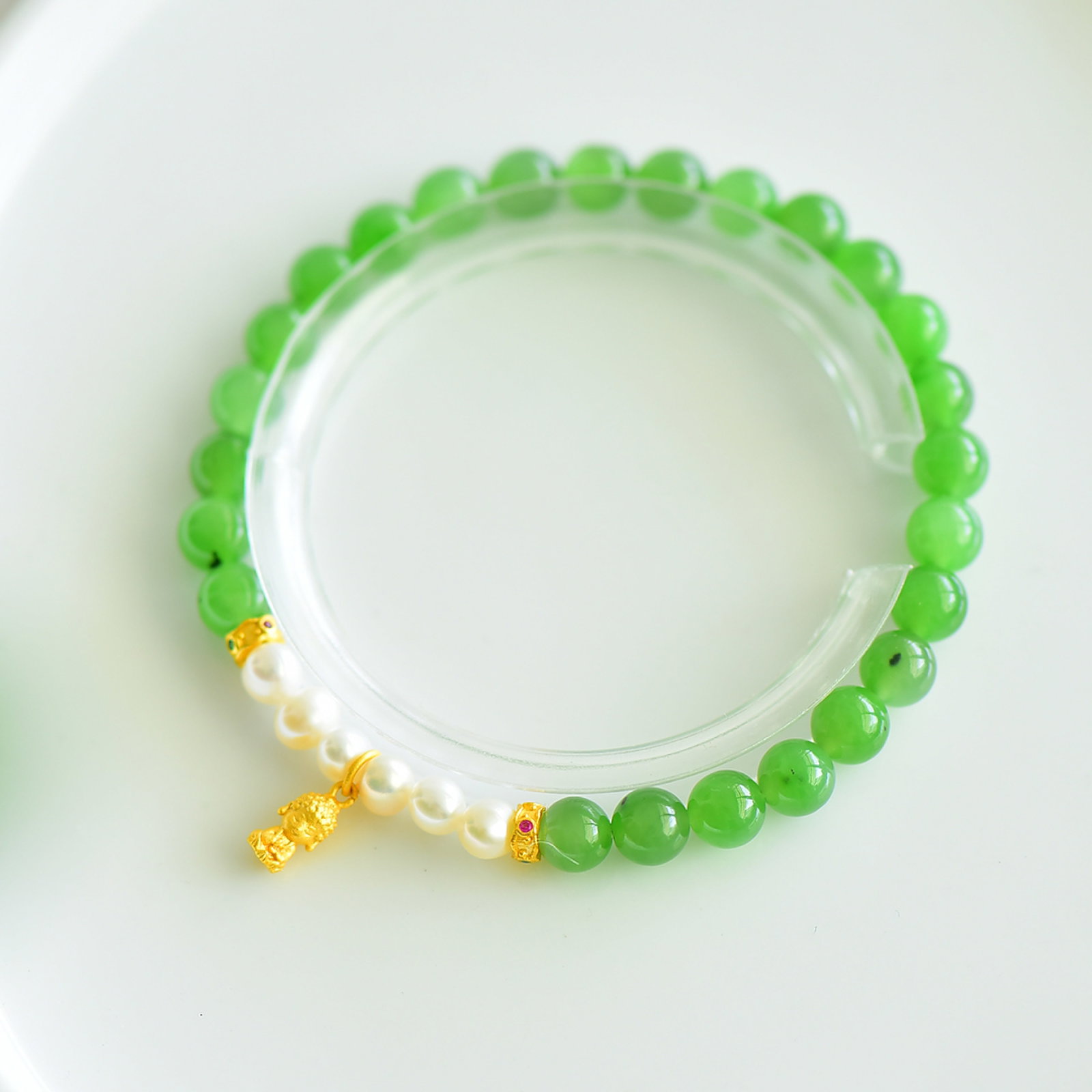 An Exquisite Jasper Bracelets,Inlaid Pearl: An Exquisite Jasper Bracelets,Inlaid Pearl,Size:0.2inx0.2in 碧玉手链,配珍珠
