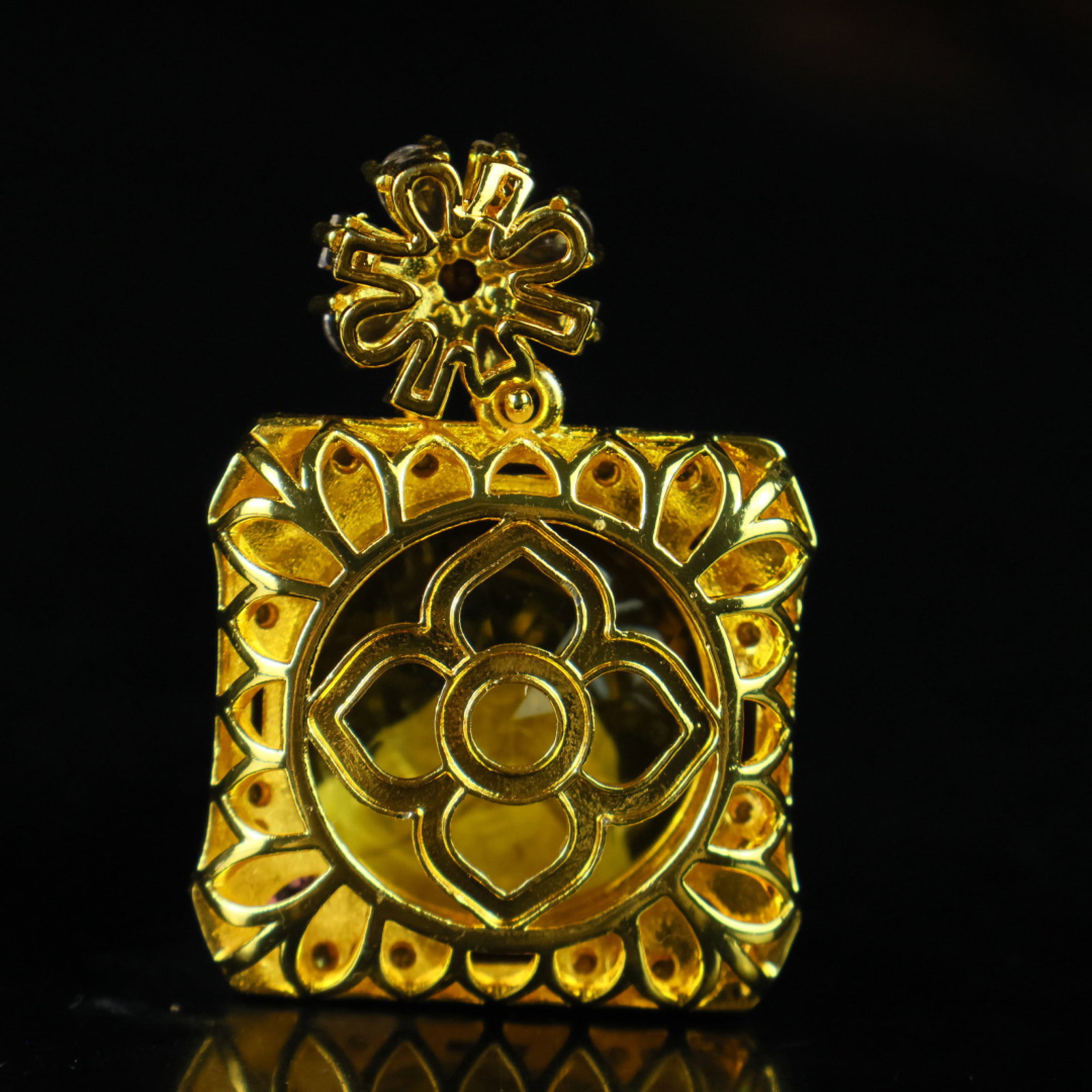 An Exquisite Pendant - 5
