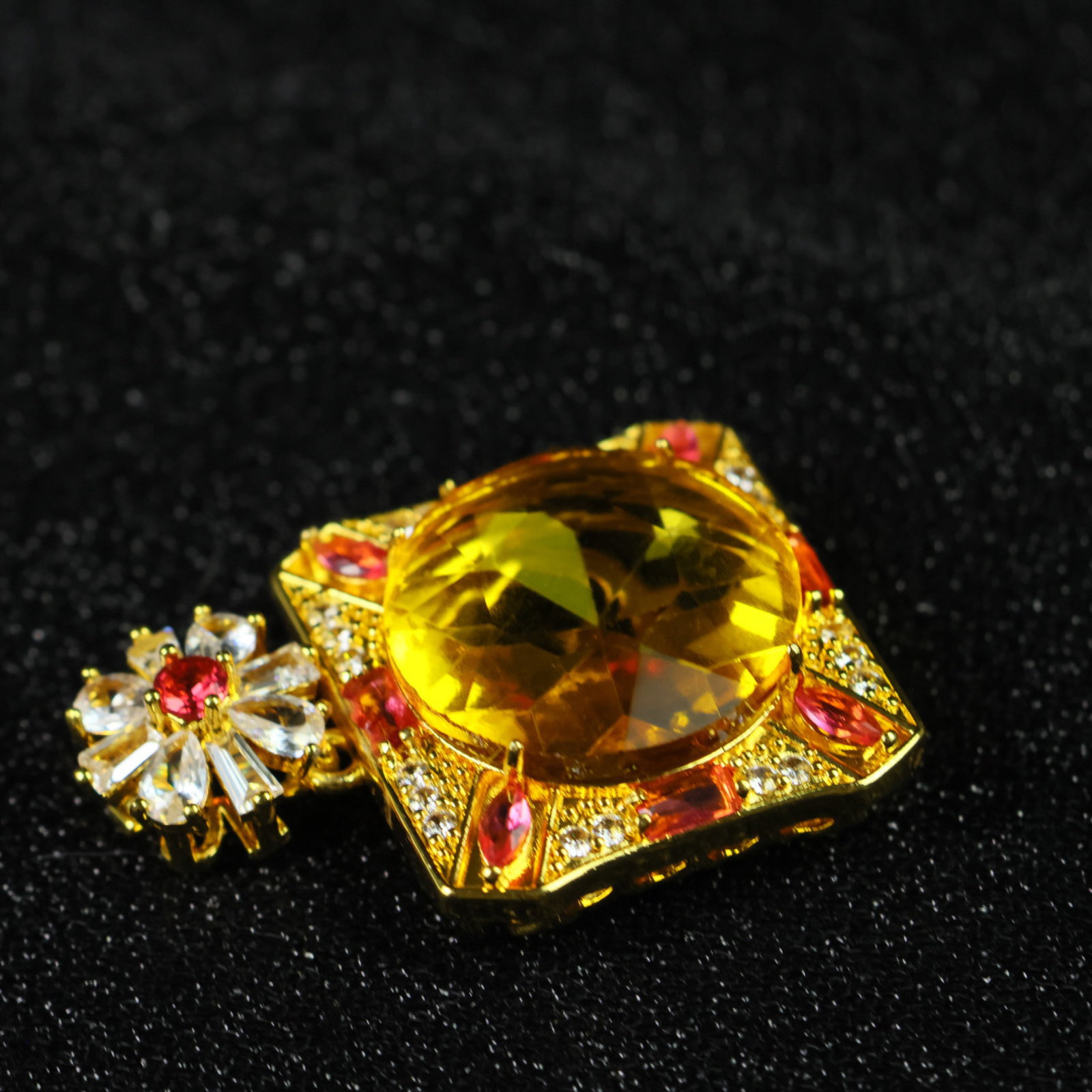 An Exquisite Pendant - 6