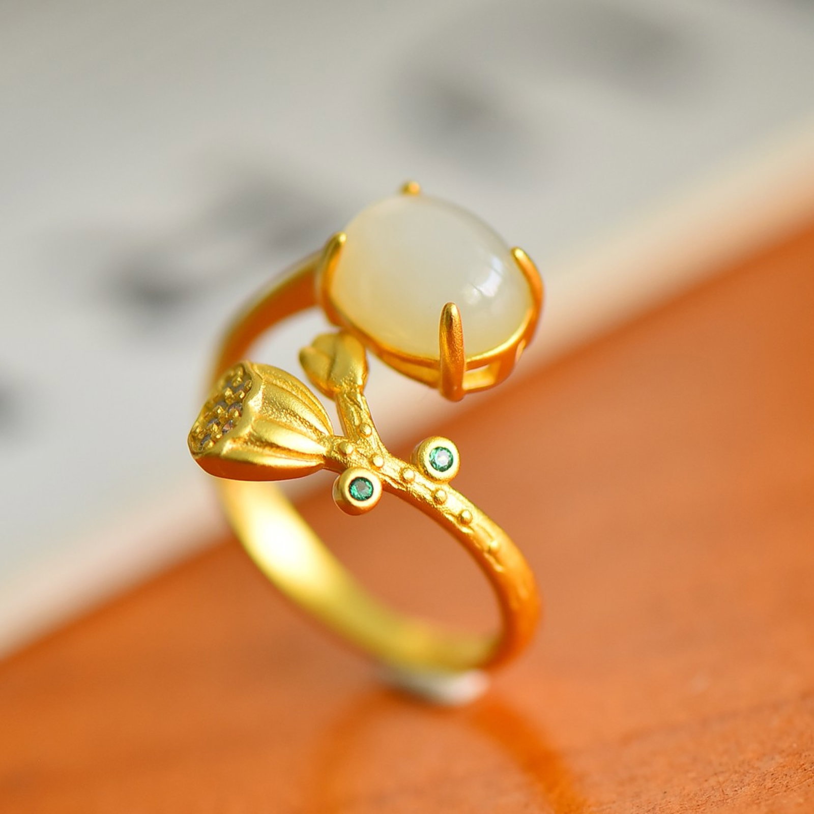 An Exquisite Sterling Silver-Gold Plated Inlaid White Jade Ring , Inlaid Diamond: An Exquisite Sterling Silver-Gold Plated Inlaid White Jade Ring , Inlaid Diamond , Size :0.3inx0.4in 纯银镀金镶白玉戒指,嵌钻石,&