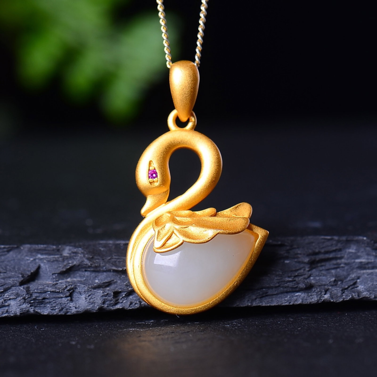 A Set of Fine Sterling Silver-Gold Plated Inlaid White Jade Jewelrys: A Set of Fine Sterling Silver-Gold Plated Inlaid White Jade Jewelrys,Size:(Earrings)0.2inx0.4in,(Pendant)0.4inx0.6in,(Ring)0.3inx0.6in 一套纯银镀金镶白&