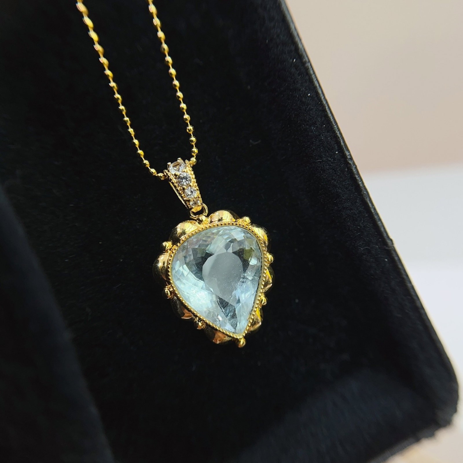 A Exquisite 18k Gold Inlaid 5.35ct Natural Aquamarine Pendant,Inlaid Gems: A Exquisite 18k Gold Inlaid 5.35ct Natural Aquamarine Pendant,Inlaid Gems,Total Weight:2.71g 18k?? 5.35ct ???????,???