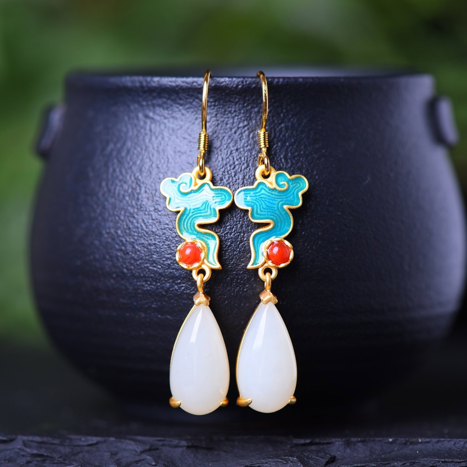 A Pair of Exquisite Sterling Silver-Gold Plated Inlaid White Jade Earrings: A Pair of Exquisite Sterling Silver-Gold Plated Inlaid White Jade Earrings,Size:0.3inx0.6in 一对纯银镀金镶白玉耳环