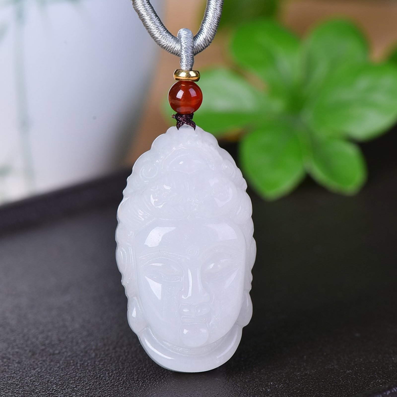 An Exquisite Jadeite Buddha Statue Pendant: An Exquisite Jadeite Buddha Statue Pendant,Size:1inx1.8in 翡翠佛像挂件