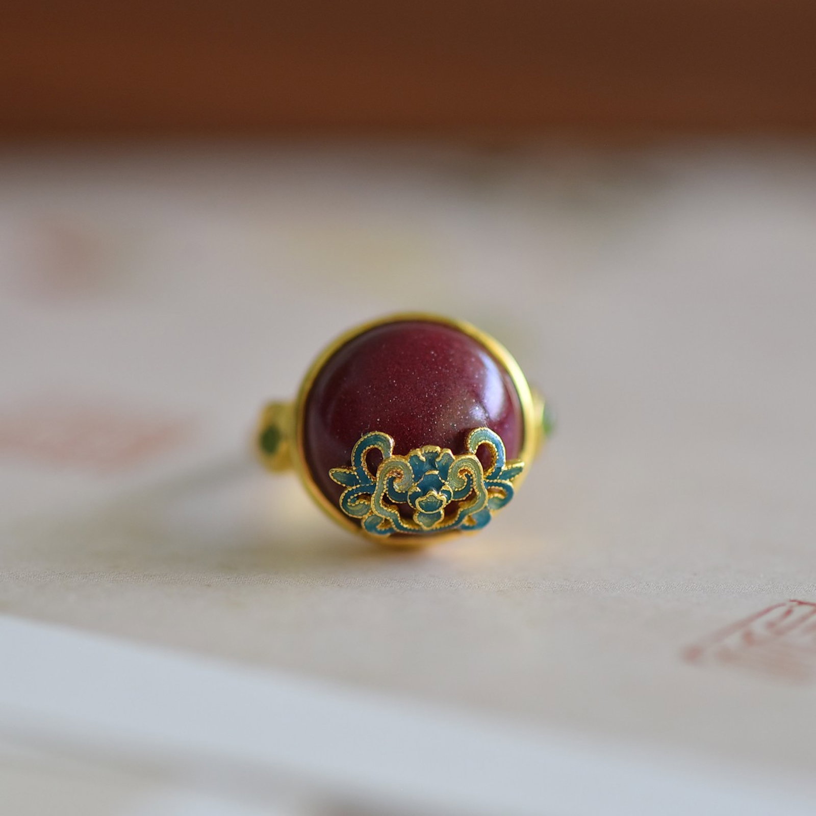 An Exquisite Sterling Silver-Gold Plated Inlaid Cinnabar Ring: An Exquisite Sterling Silver-Gold Plated Inlaid Cinnabar Ring,Size:0.6inx0.6in 纯银镀金镶朱砂戒指