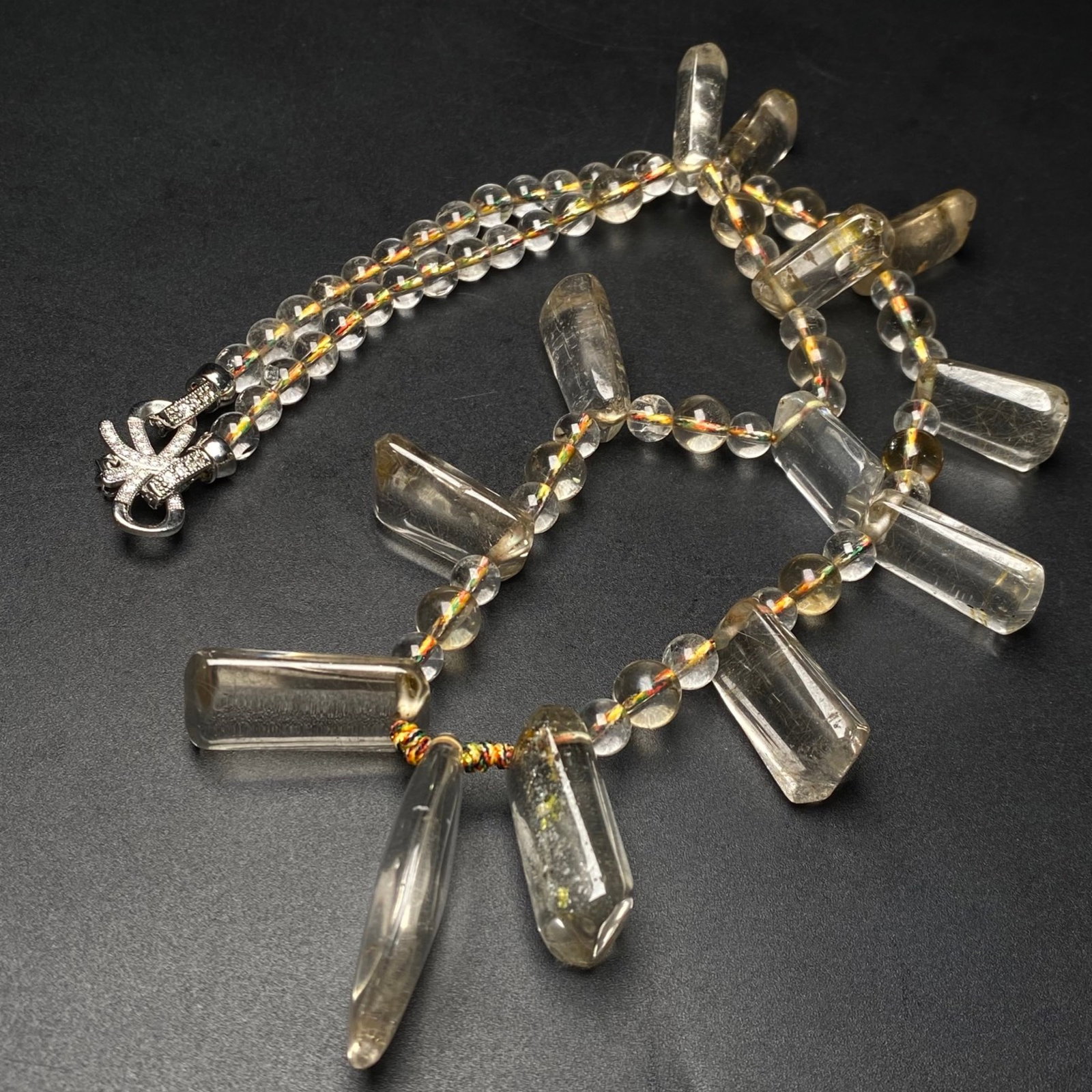 An Exquisite Citrine Pendant: An Exquisite Citrine Pendant,Size:1.1inx0.6inx0.3in 水晶挂件