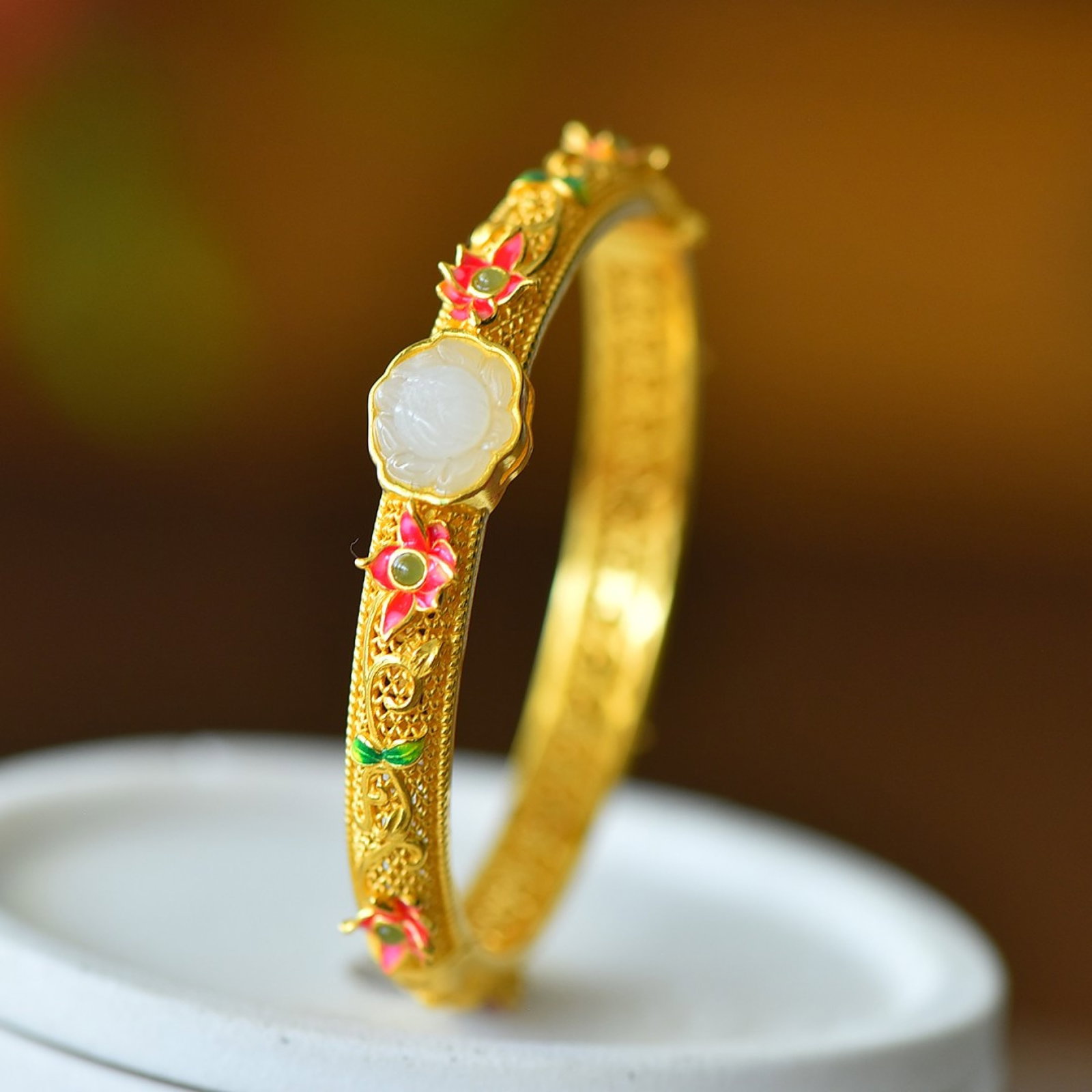 An Exquisite Sterling Silver-Gold Plated Inlaid White Jade Bracelet: An Exquisite Sterling Silver-Gold Plated Inlaid White Jade Bracelet 纯银镀金镶白玉手镯
