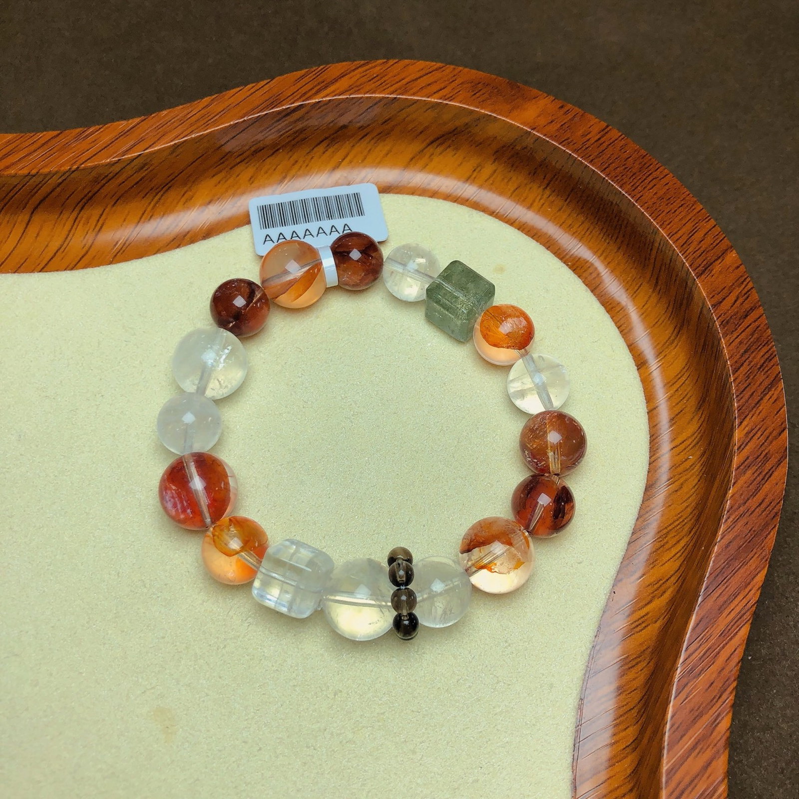An Exquisite Crystal Bracelet: An Exquisite Crystal Bracelet,Size:0.5in,0.4inx0.4in,Weight:36.2g 水晶手串