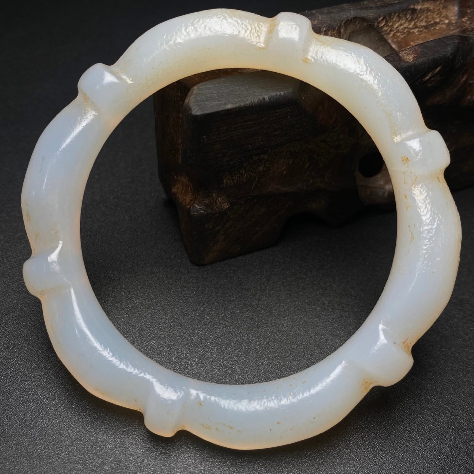 An Exquisite Agate Bracelet: An Exquisite Agate Bracelet,Size:2.1inx0.4in 玛瑙手镯
