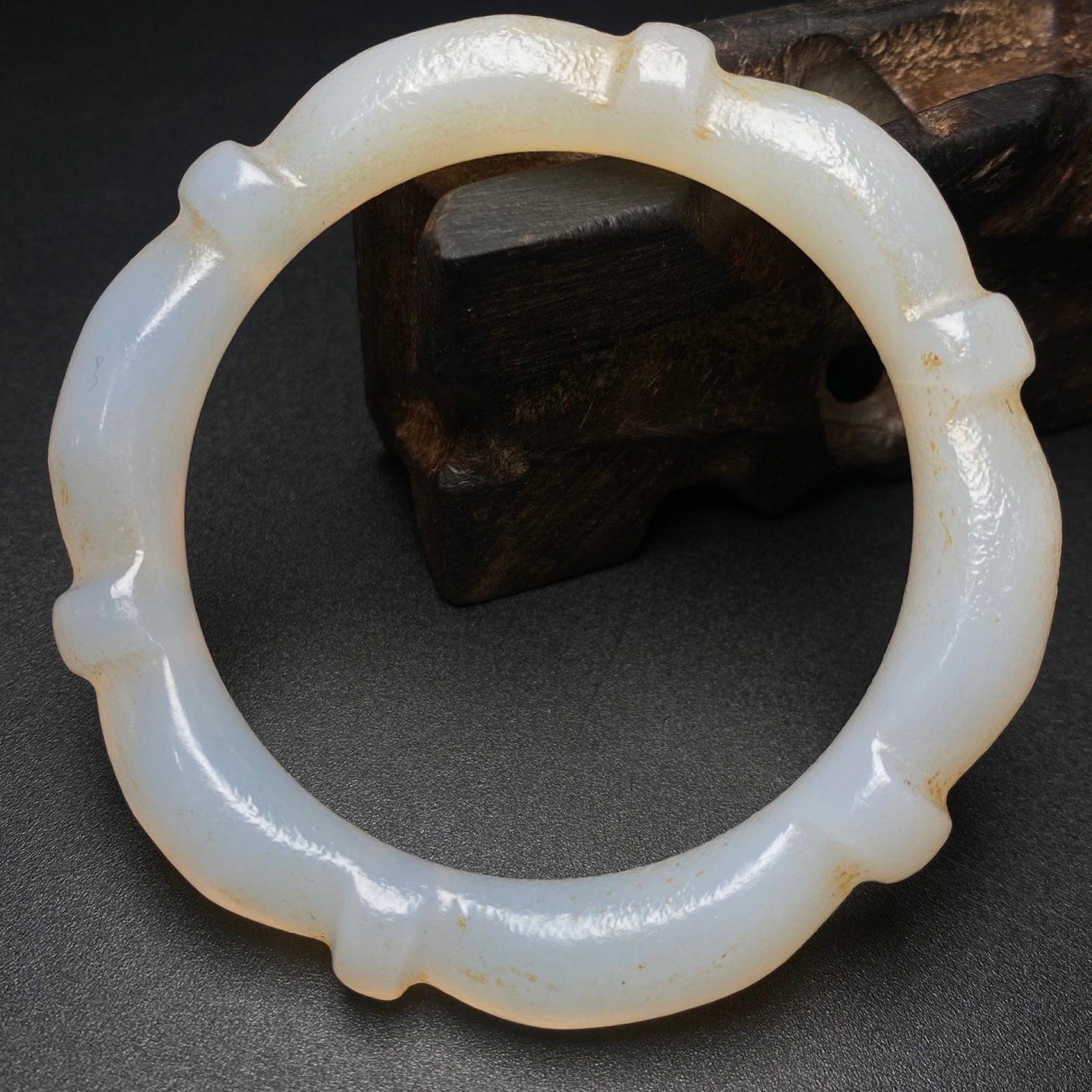 An Exquisite Agate Bracelet - 2