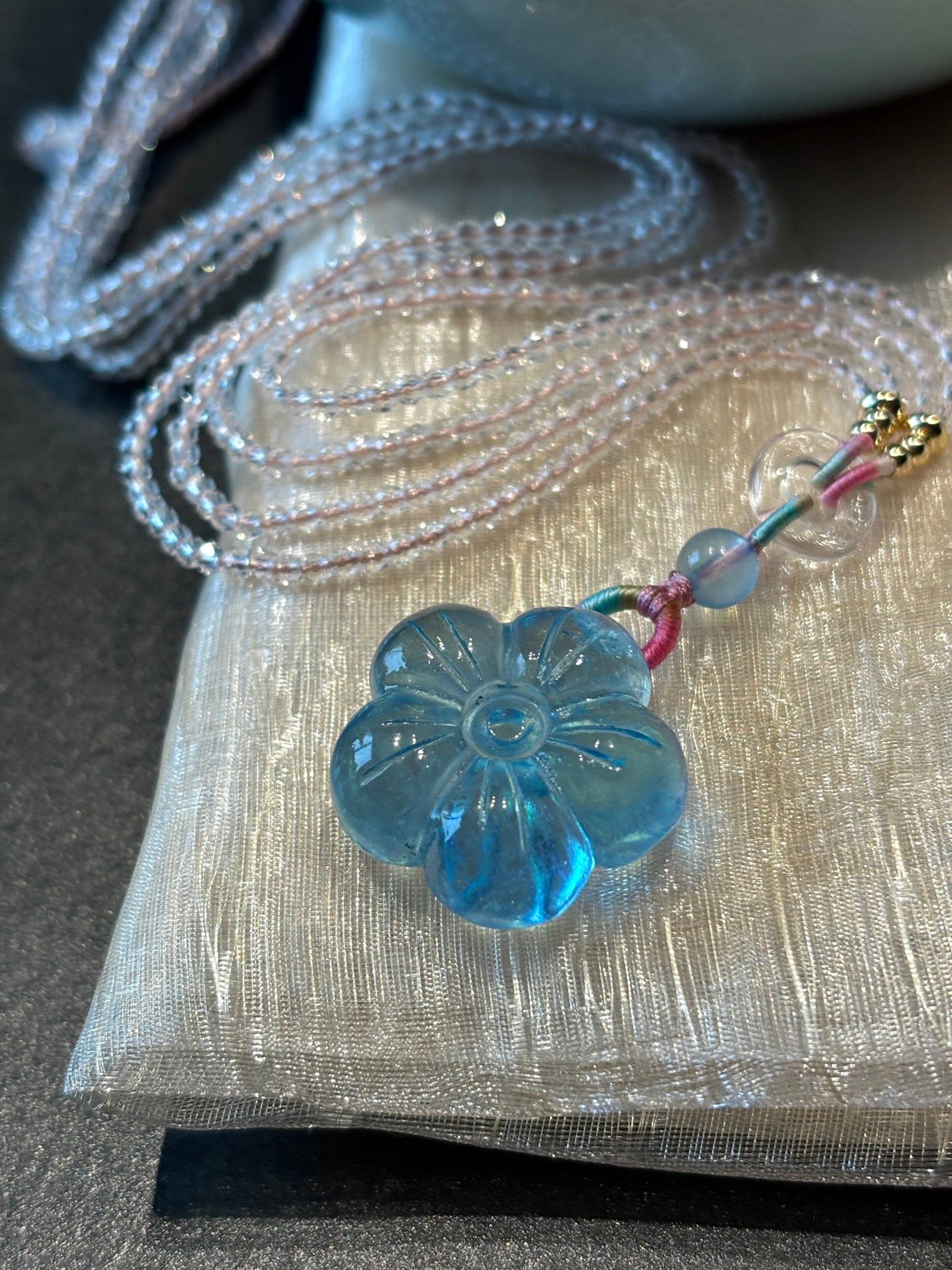An Exquisite Aquamarine Flower Necklace: An Exquisite Aquamarine Flower Necklace,Size:0.9inx0.4in,Weight:13g 海蓝宝花卉项链