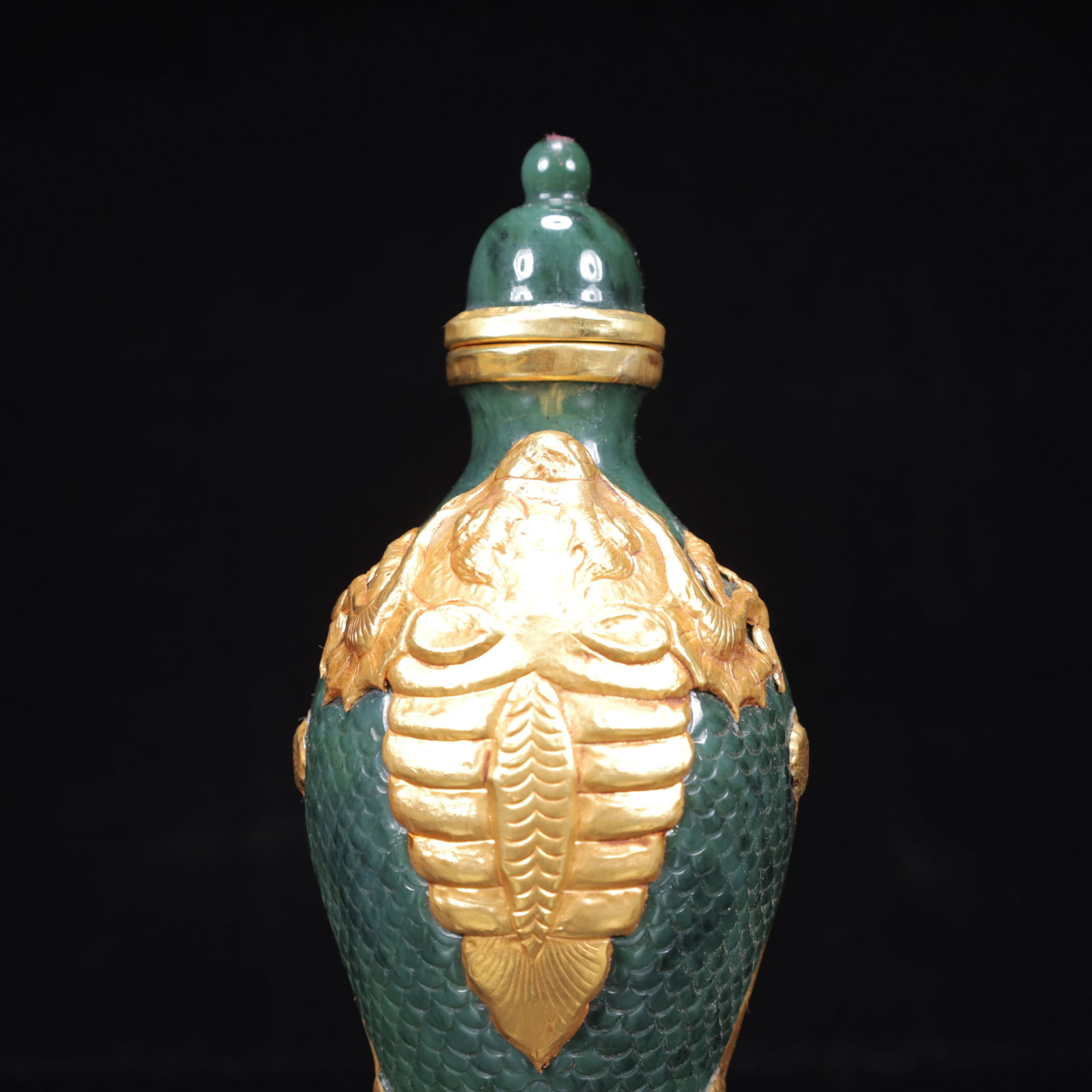An Exquisite Jasper Cover with Gold Fish Pattern Beast-Ears Bottle - 14