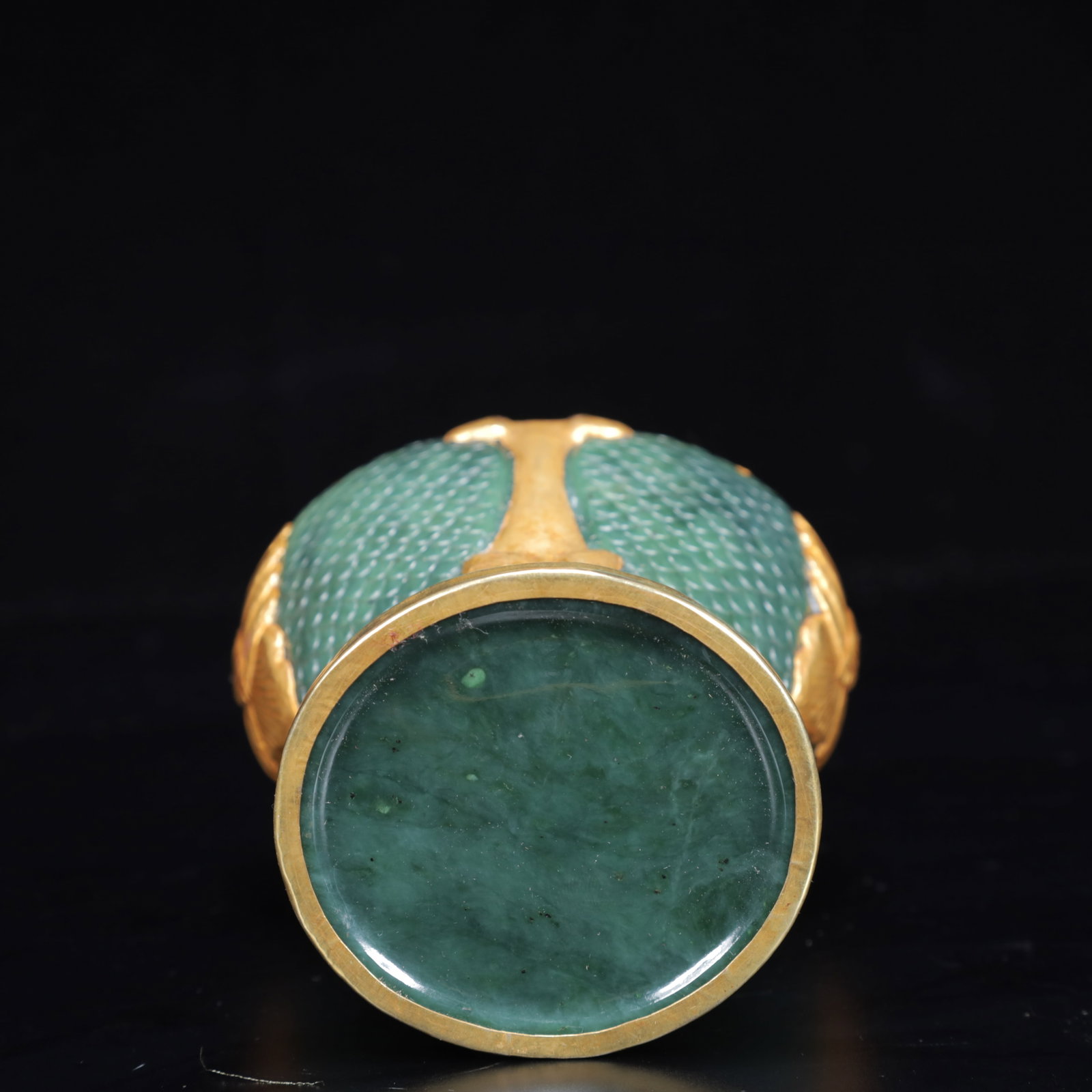 An Exquisite Jasper Cover with Gold Fish Pattern Beast-Ears Bottle - 17