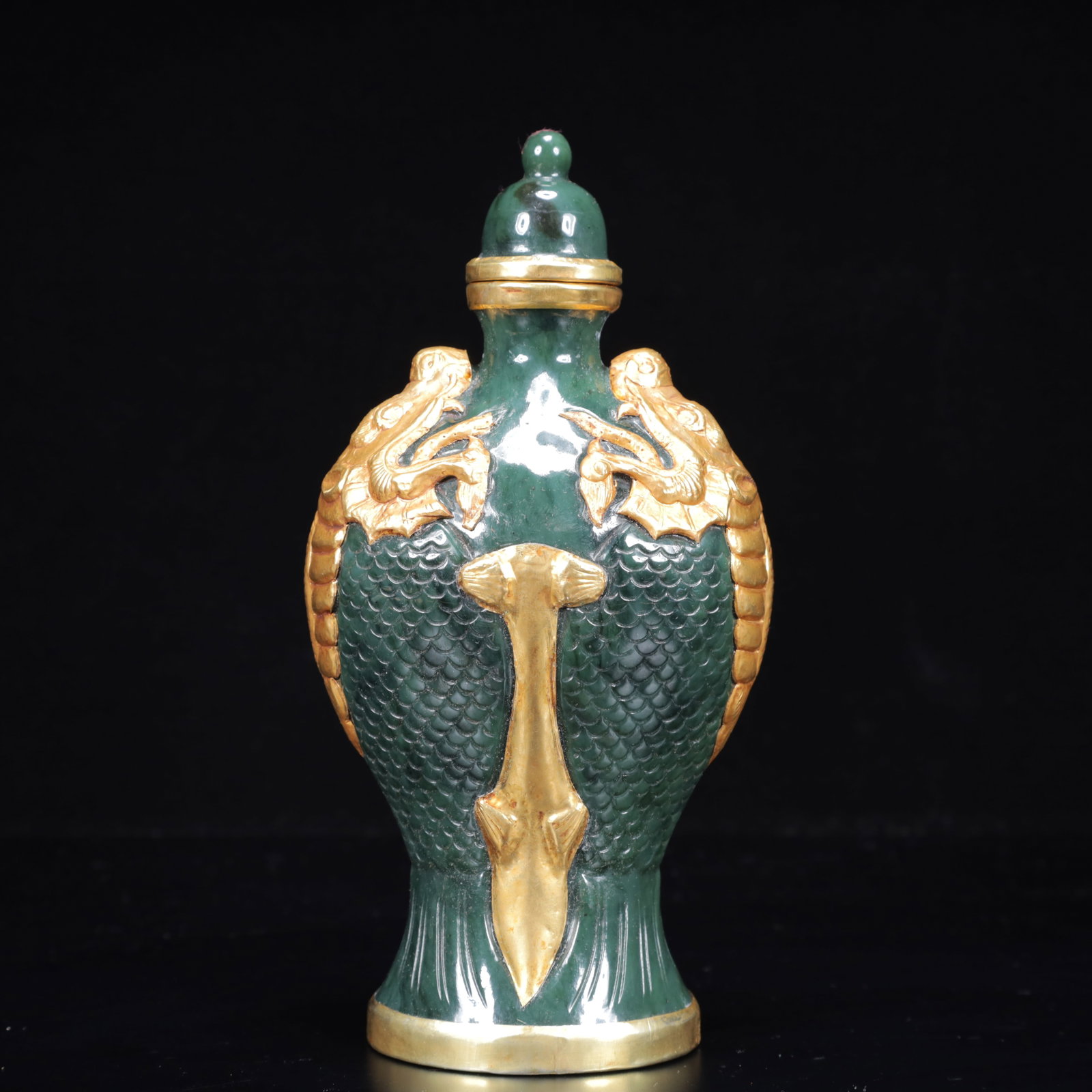 An Exquisite Jasper Cover with Gold Fish Pattern Beast-Ears Bottle - 2