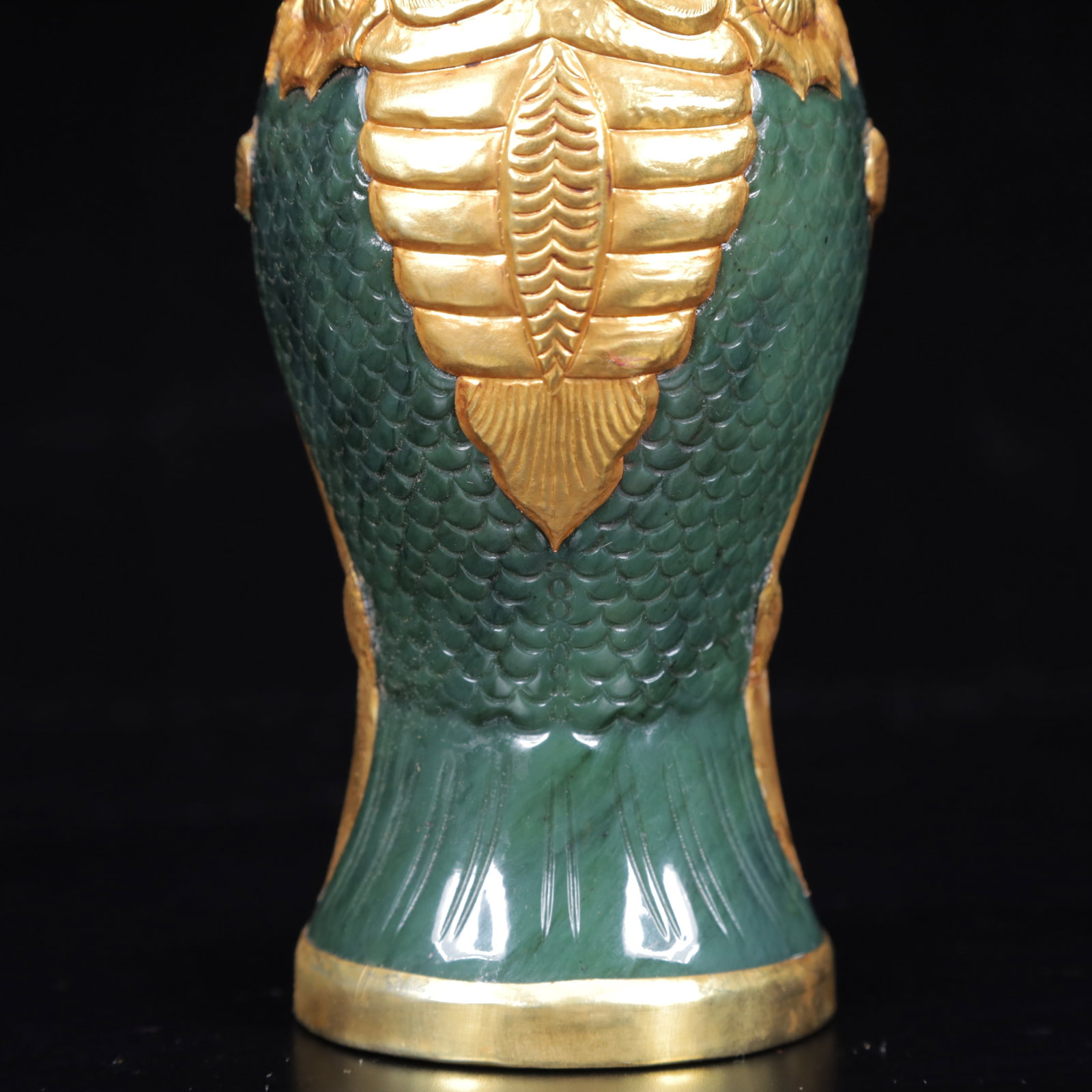 An Exquisite Jasper Cover with Gold Fish Pattern Beast-Ears Bottle - 8