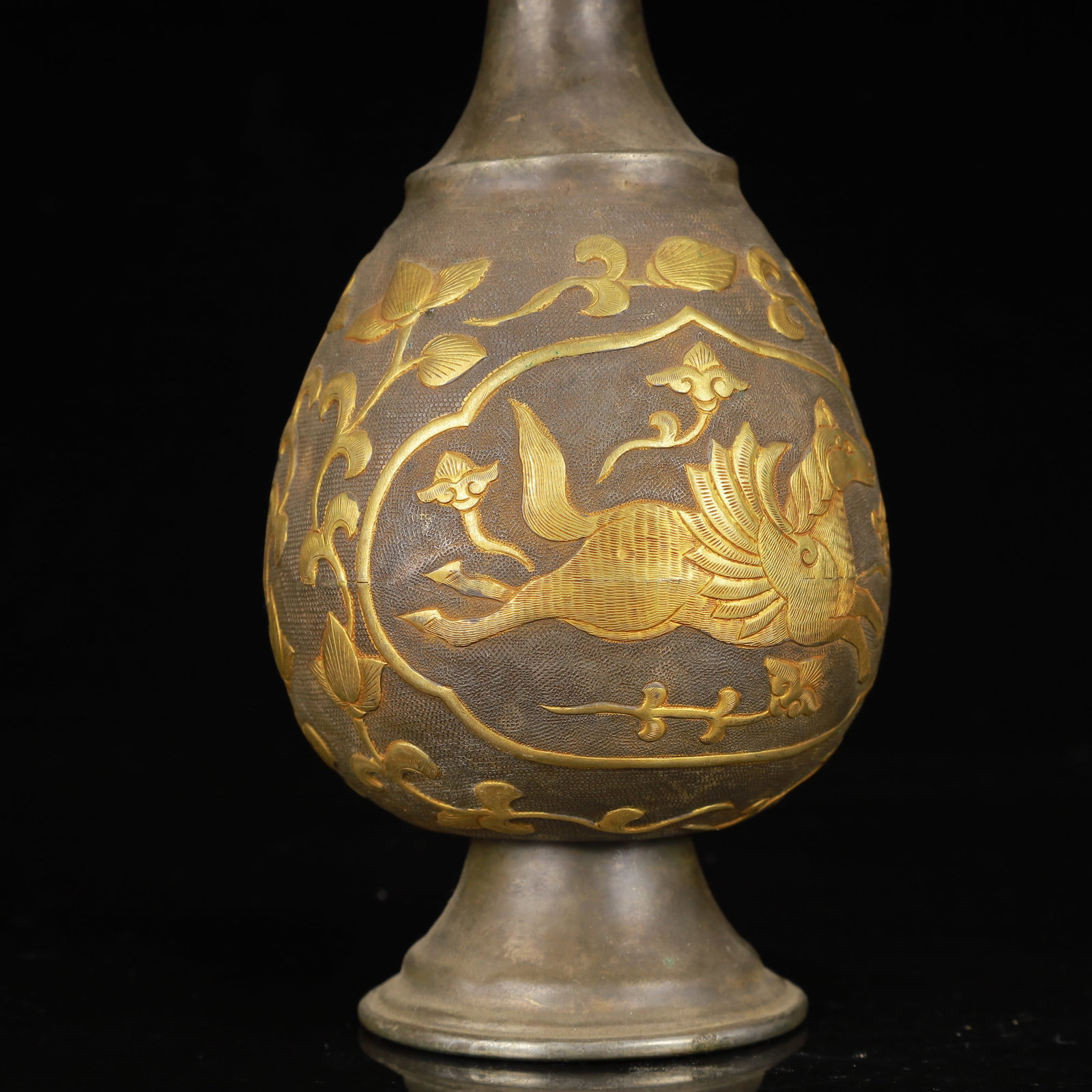 An Exquisite Gilt Silver Horse Pattern Vase - 7