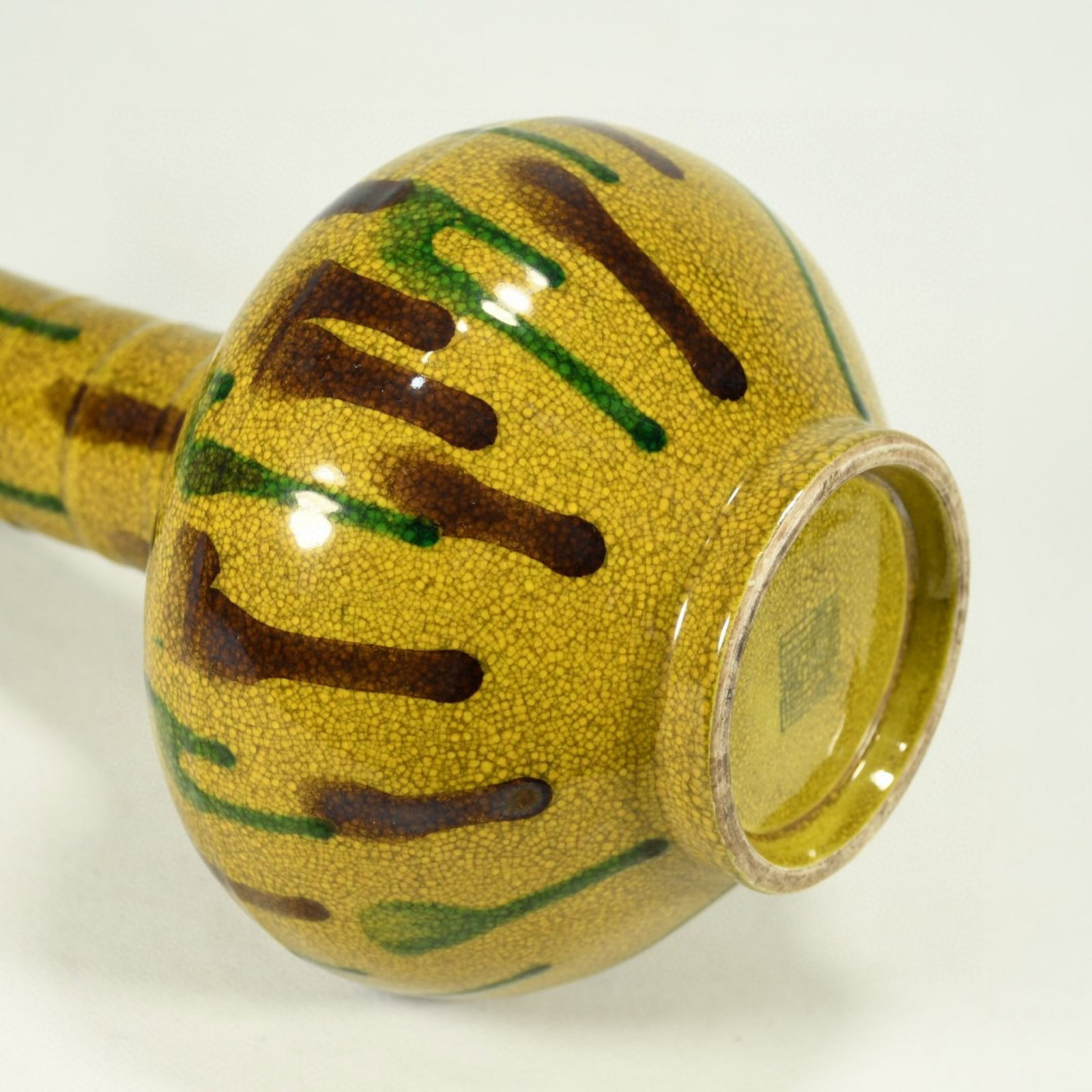 An Exquisite Biscuit Vase - 7