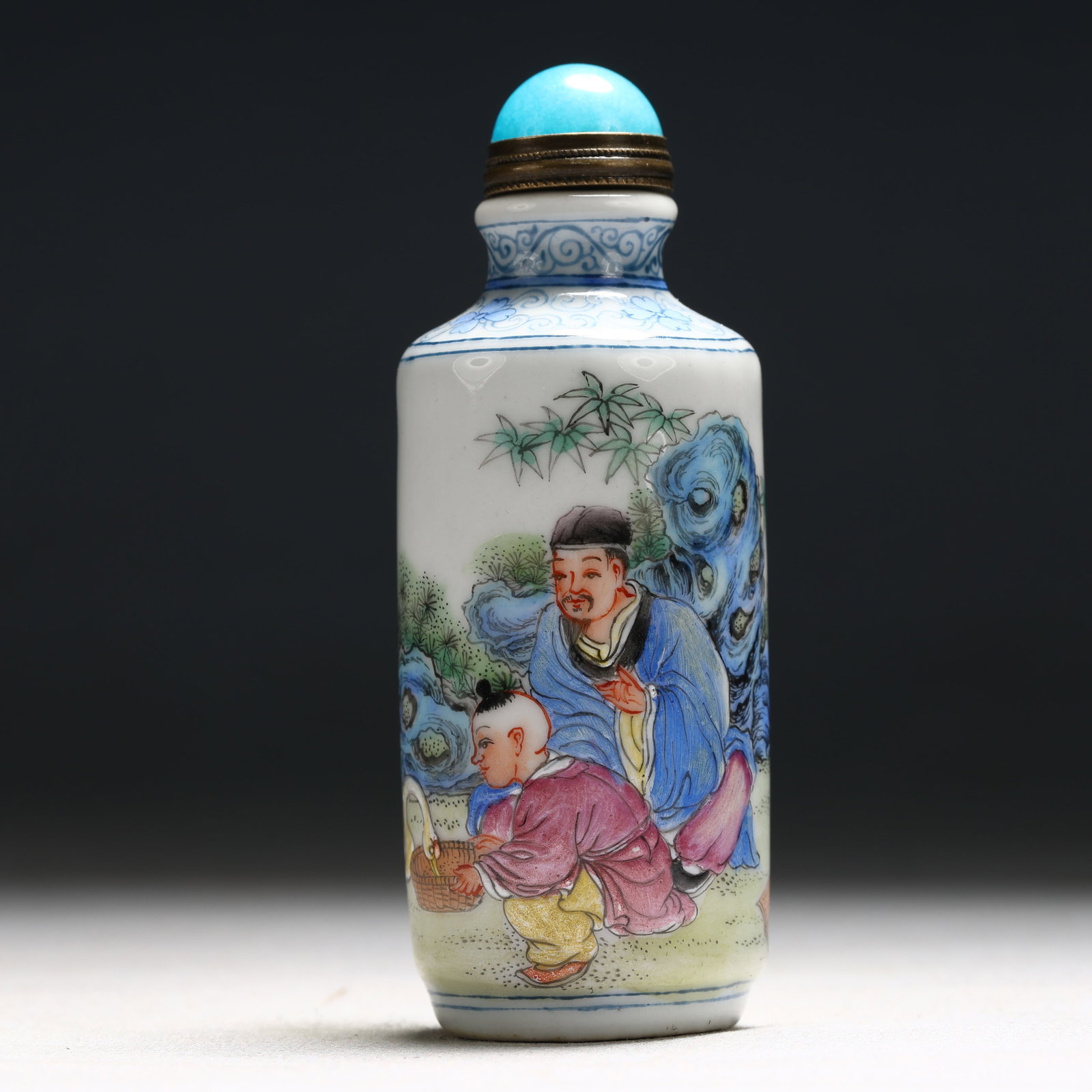 An Exquisite Enamel Figure Pattern Porcelain Snuff Bottle: An Exquisite Enamel Figure Pattern Porcelain Snuff Bottle,Qing Dynasty, China,Qianlong Four-character Mark,Size:1.2inx1.2inx3.5in 瓷胎画珐琅彩人物ಬ