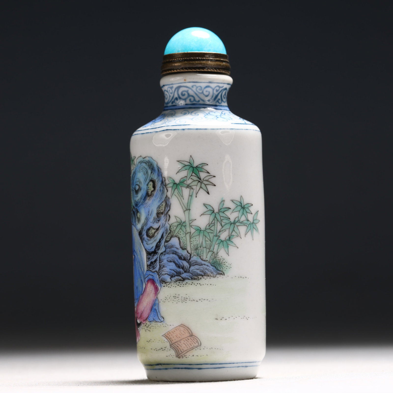 An Exquisite Enamel Figure Pattern Porcelain Snuff Bottle - 4