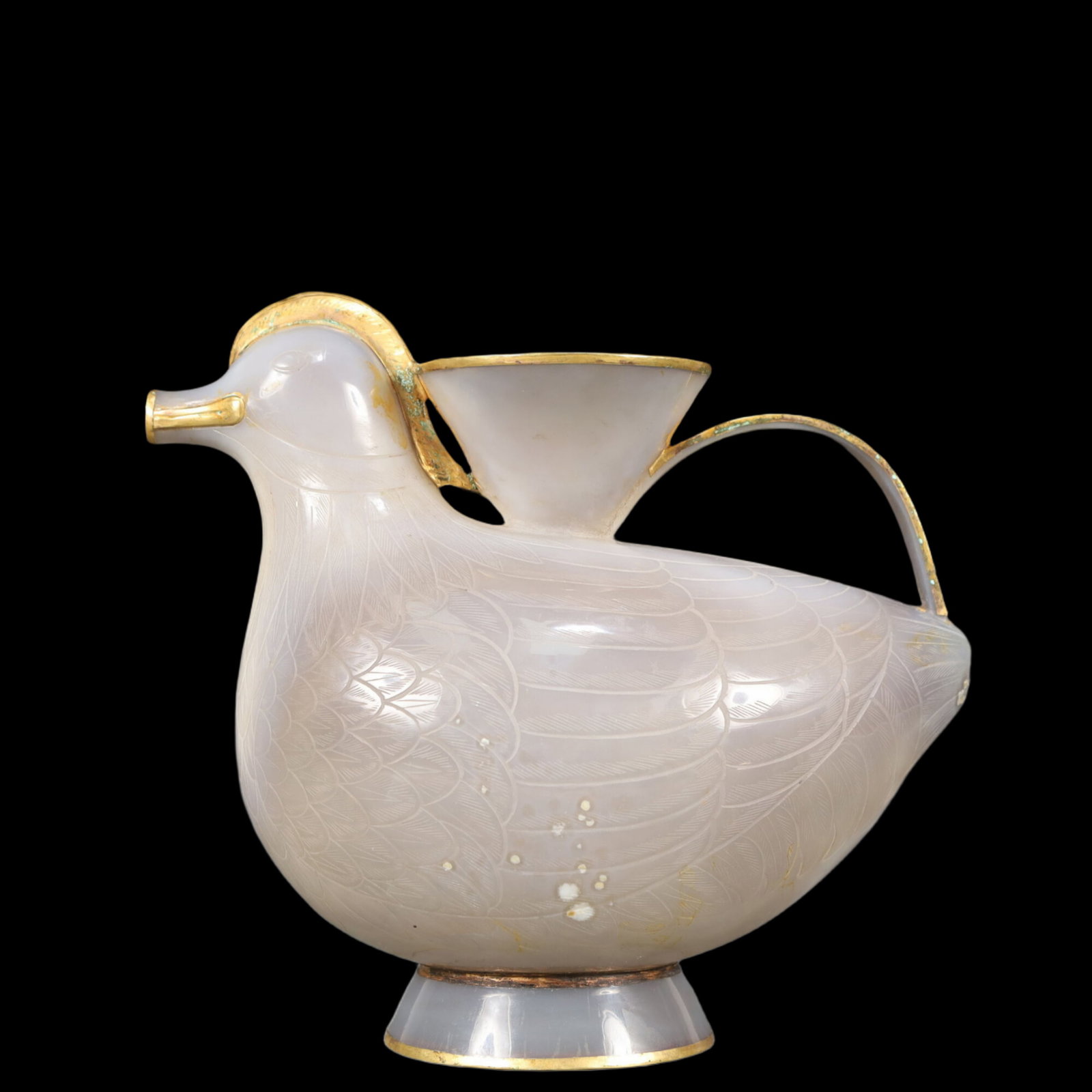 An Exquisite Agate Cover with Gold Duck-Shaped Ewer: An Exquisite Agate Cover with Gold Duck-Shaped Ewer,Qing Dynasty, China,Size:8.7inx5.1inx8.3in,Weight:900g 玛瑙包金鸭形执壶，中国ę